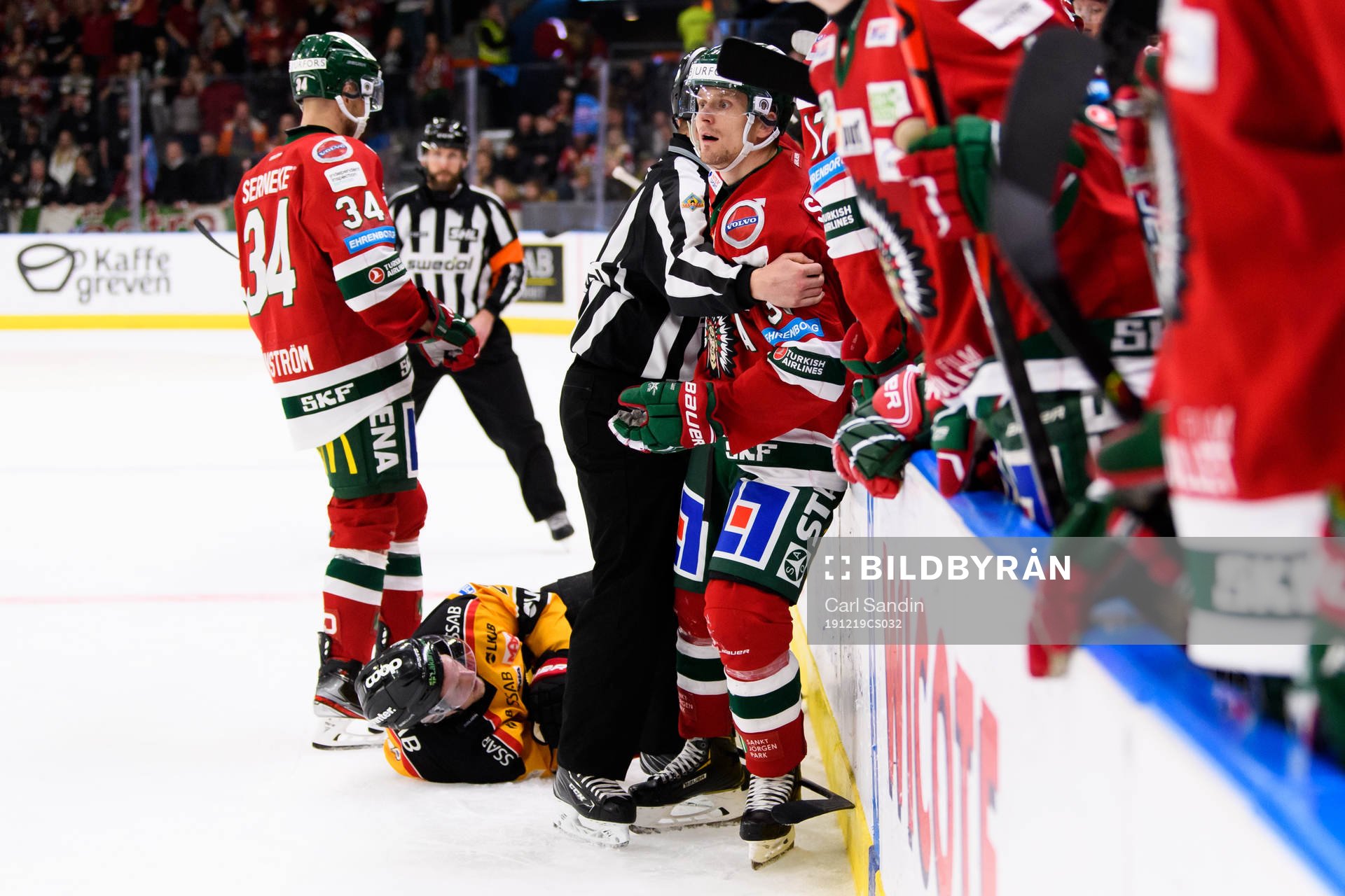 Frölundas Nicklas Lasu reagerar