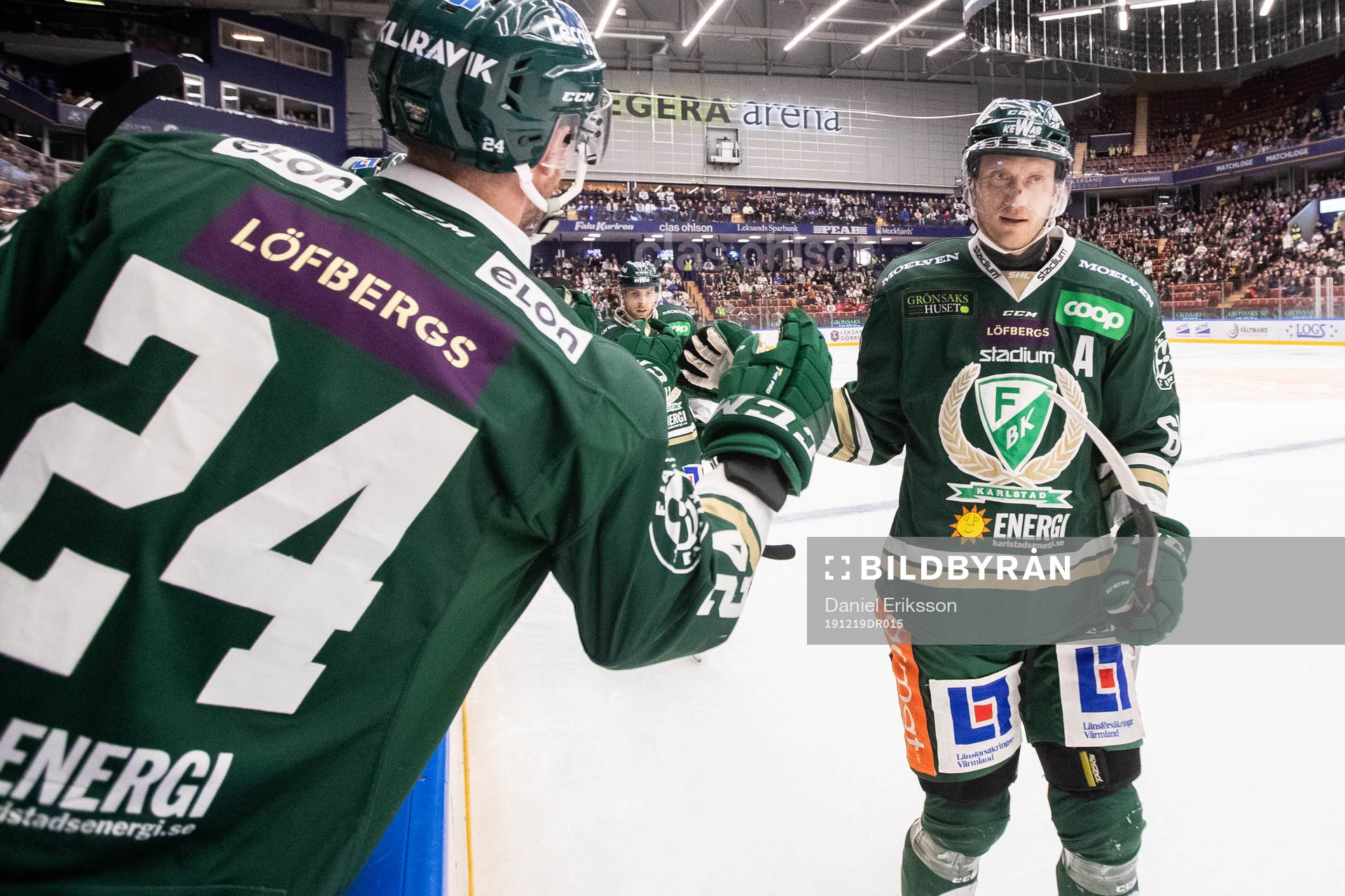 Färjestads Johan Ryno jublar