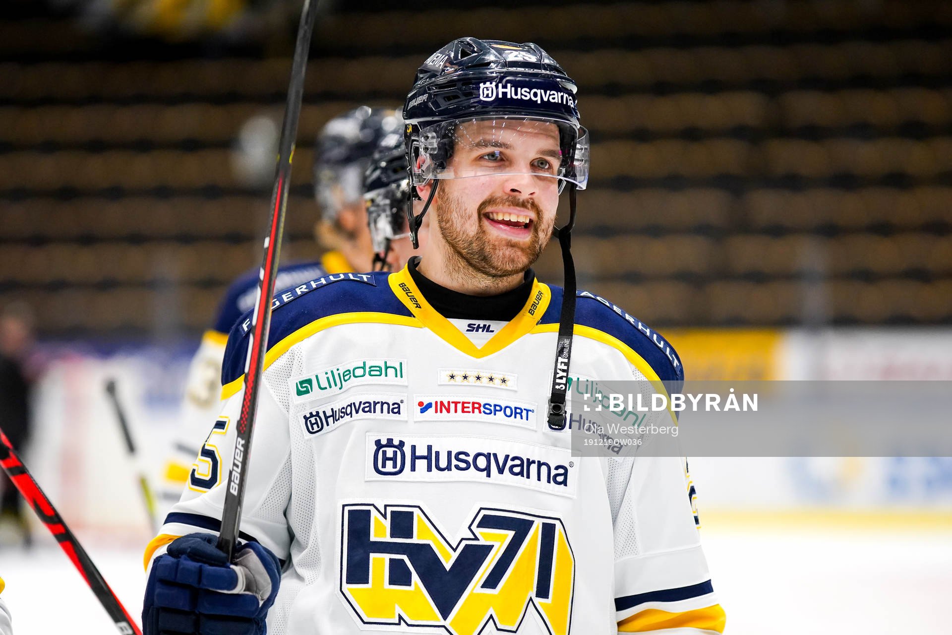 Hv71s Axel Holmström jublar