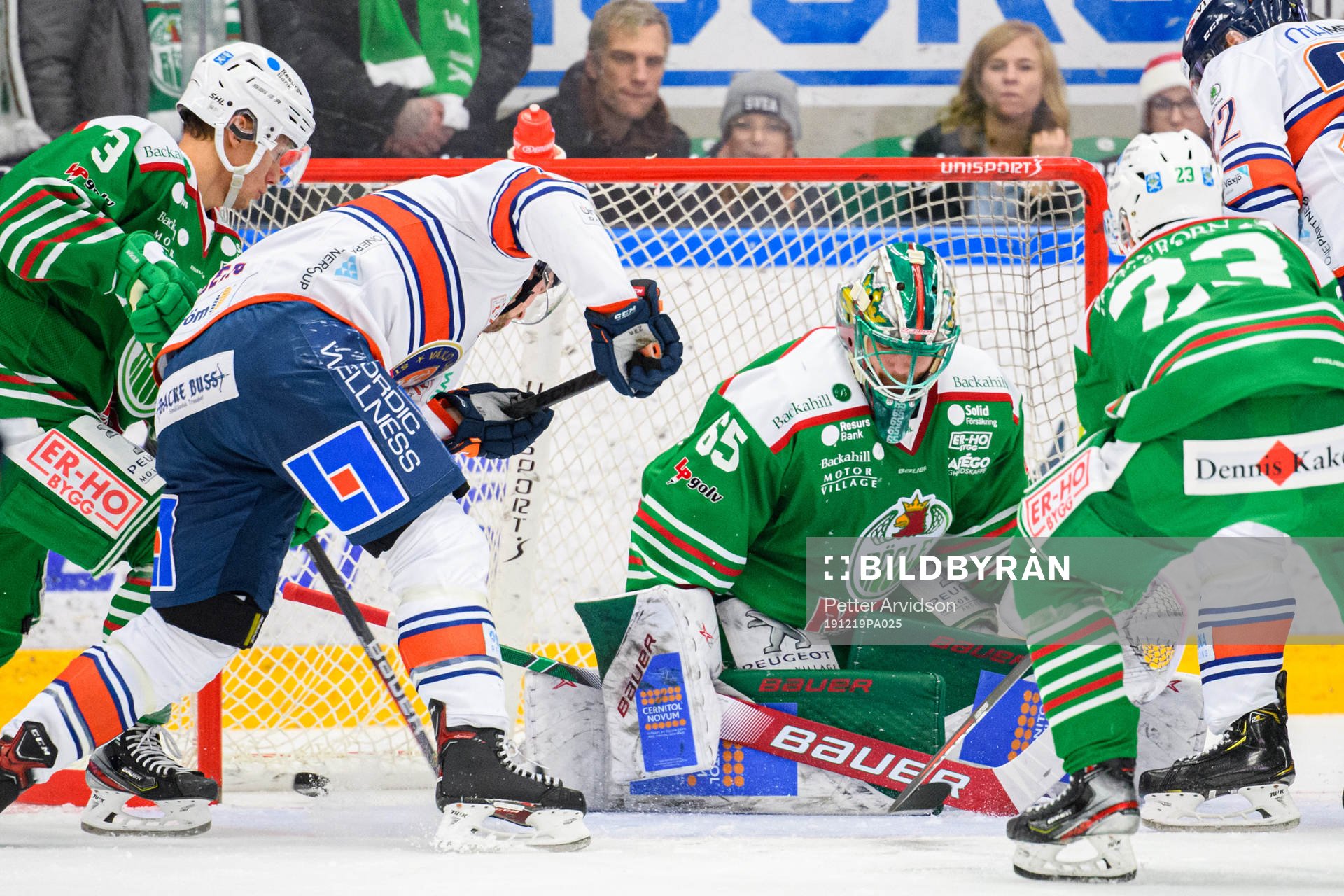 Växjös Martin Lundberg gör 1-1 bakom Rögles målvakt
