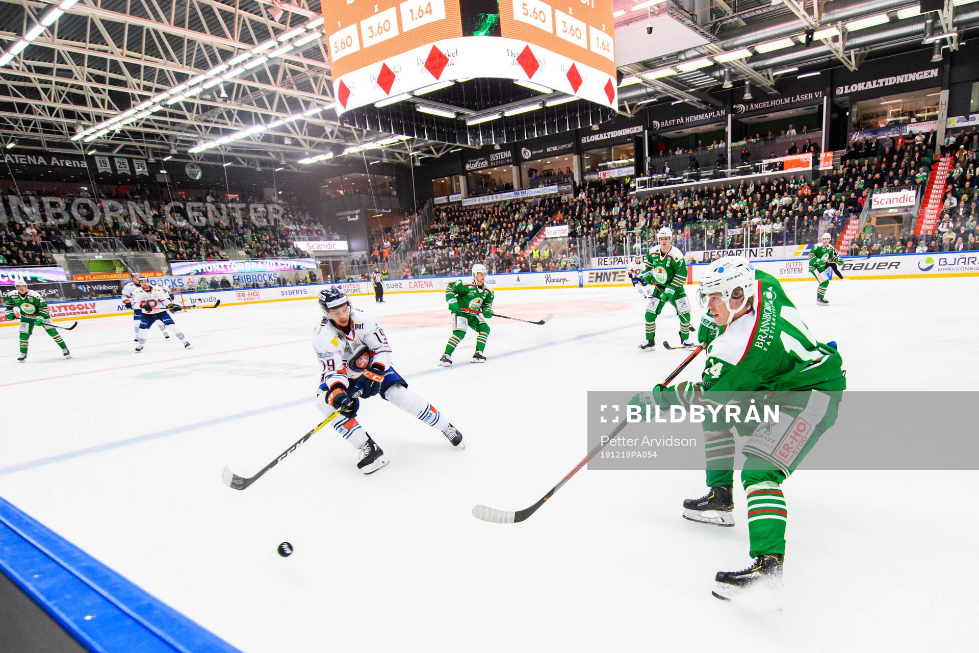 Växjös Casey Bailey och Rögles Kevin Wennström