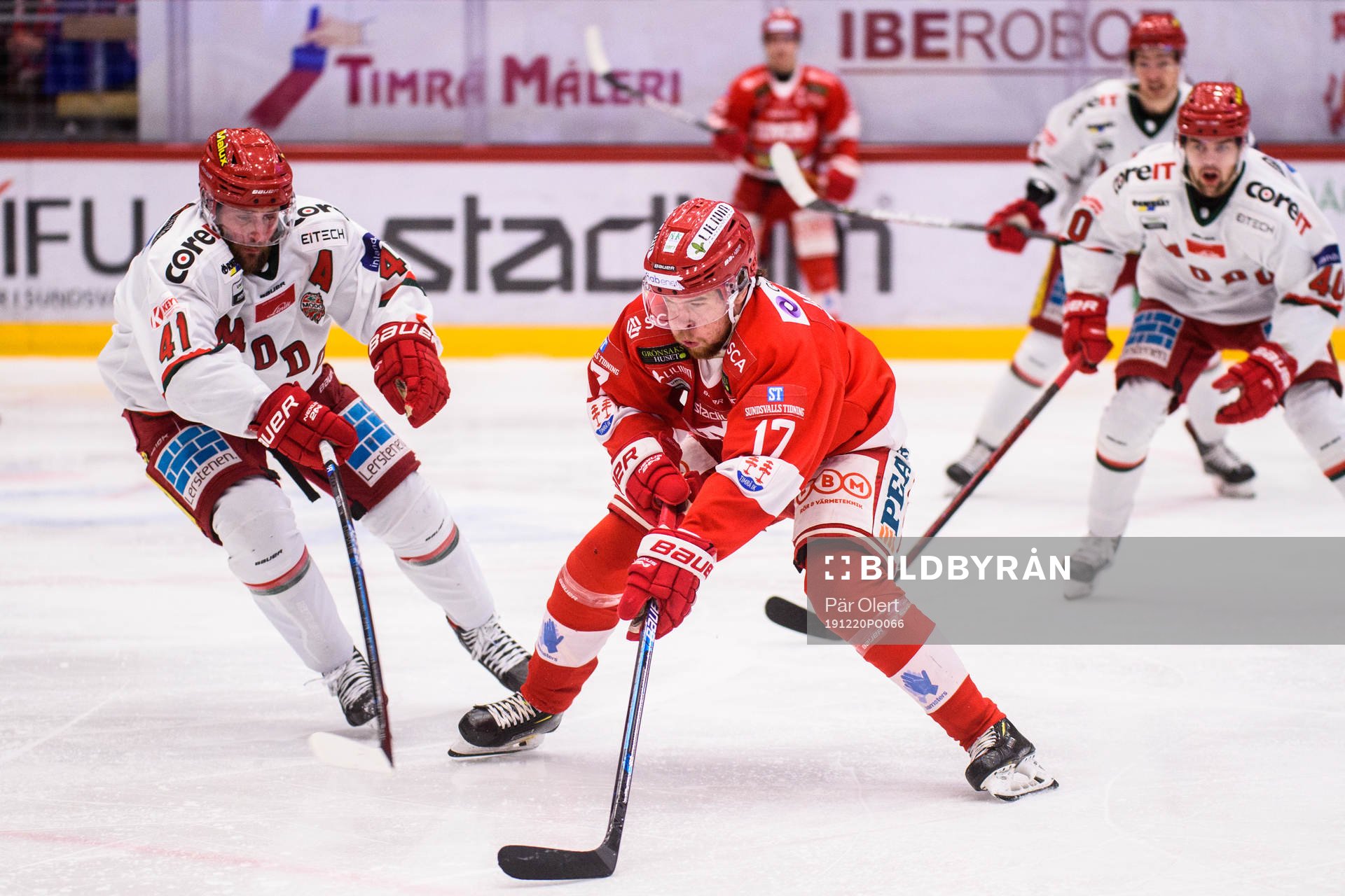 Modos Oscar Hedman och Timrås Johan Lindholm