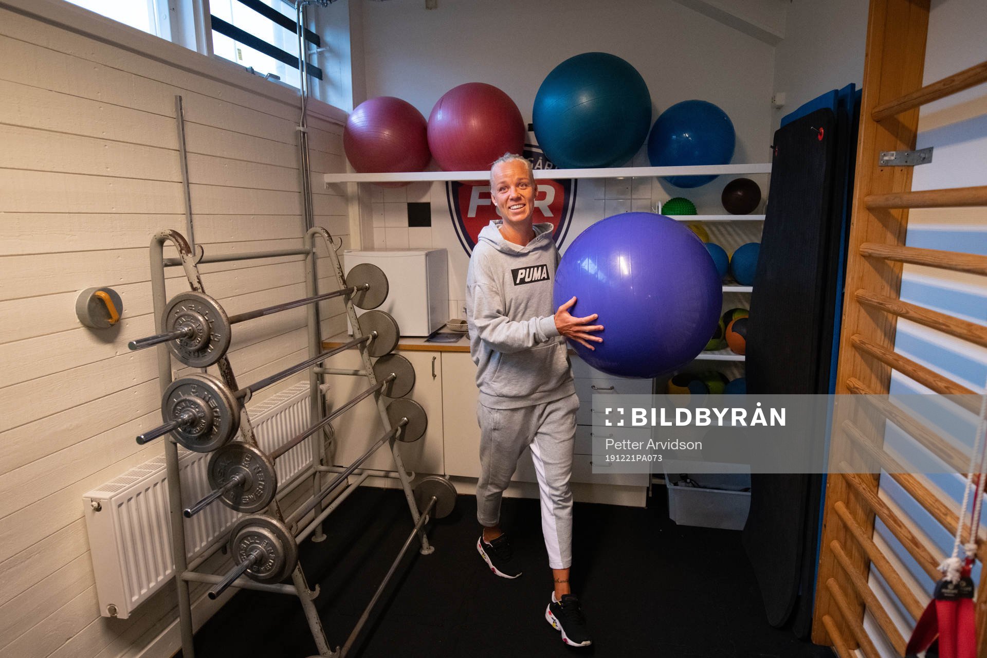 Caroline Seger tränar i gymmet