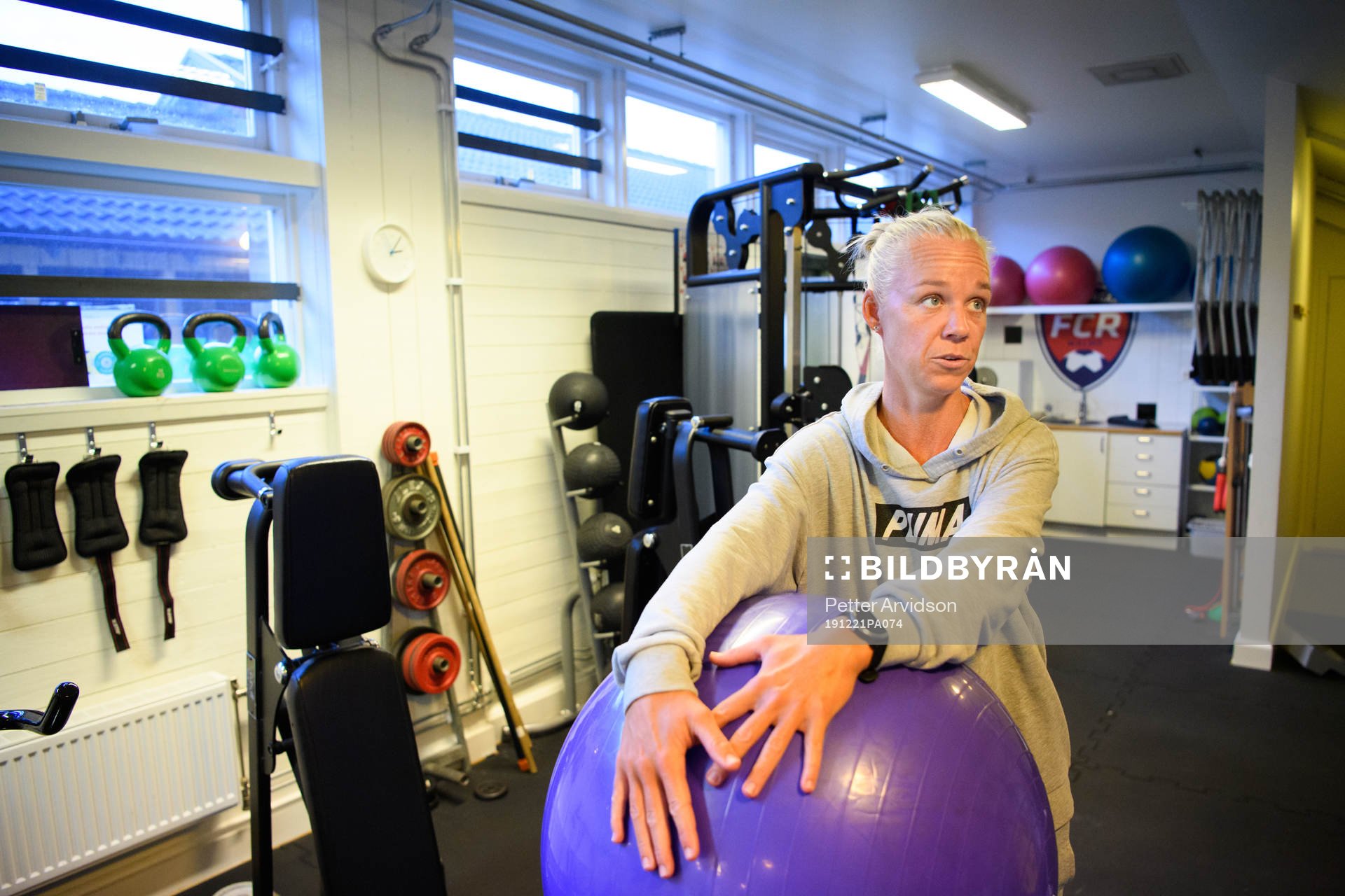 Caroline Seger tränar i gymmet