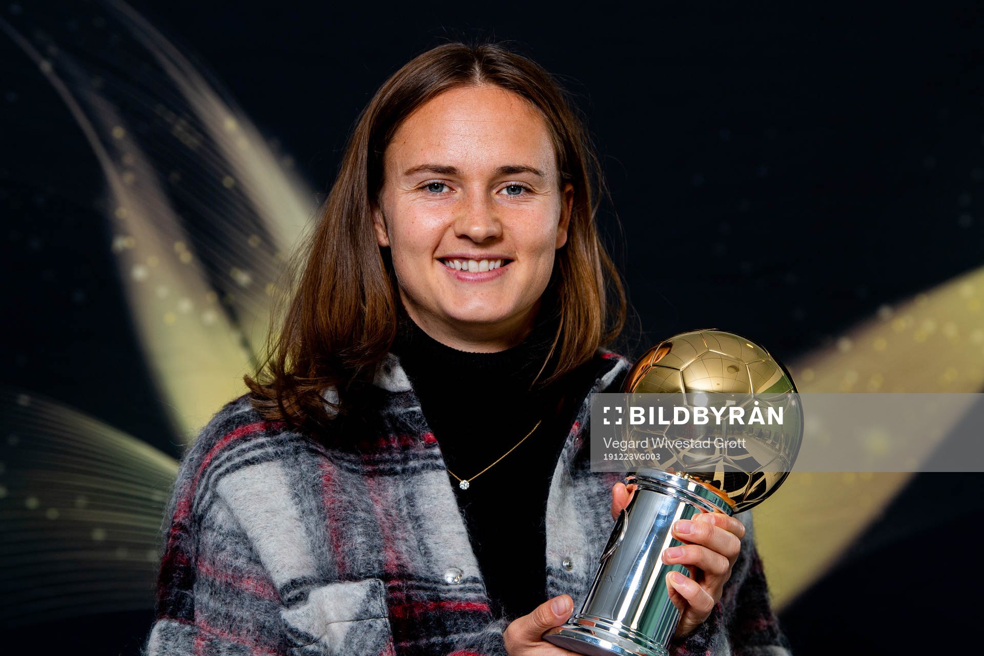 Caroline Graham Hansen of Norway poses with the Gullballen
