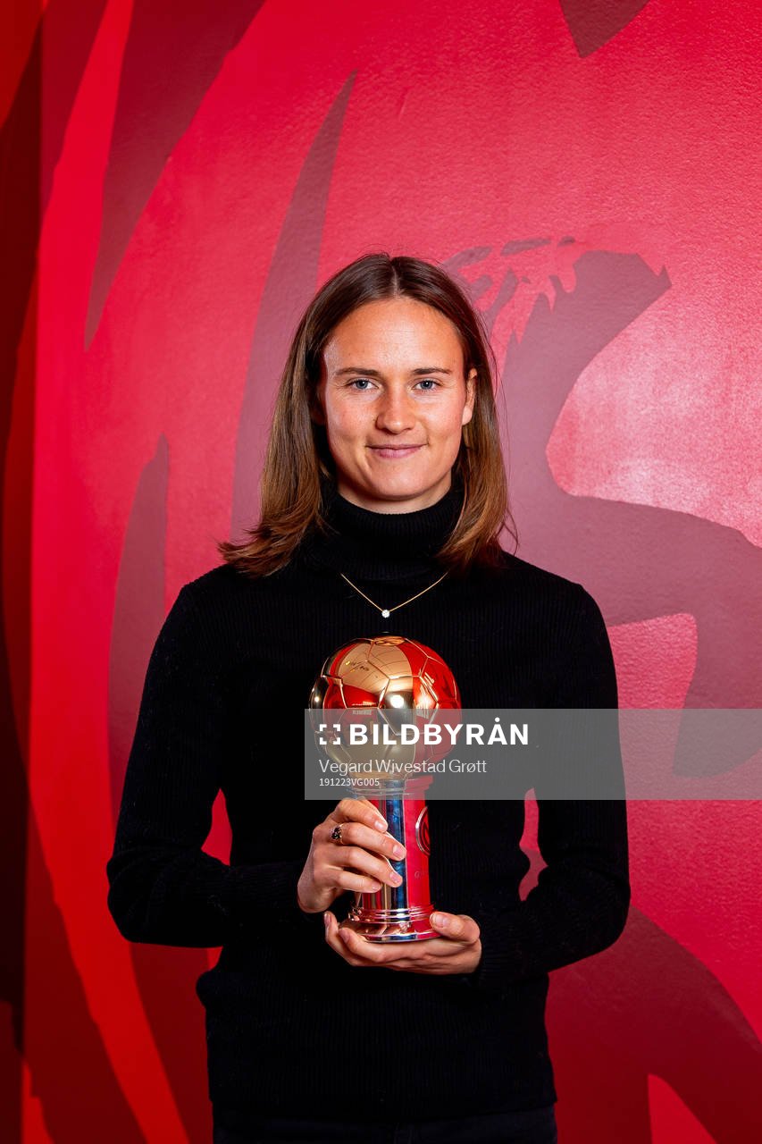 Caroline Graham Hansen of Norway poses with the Gullballen