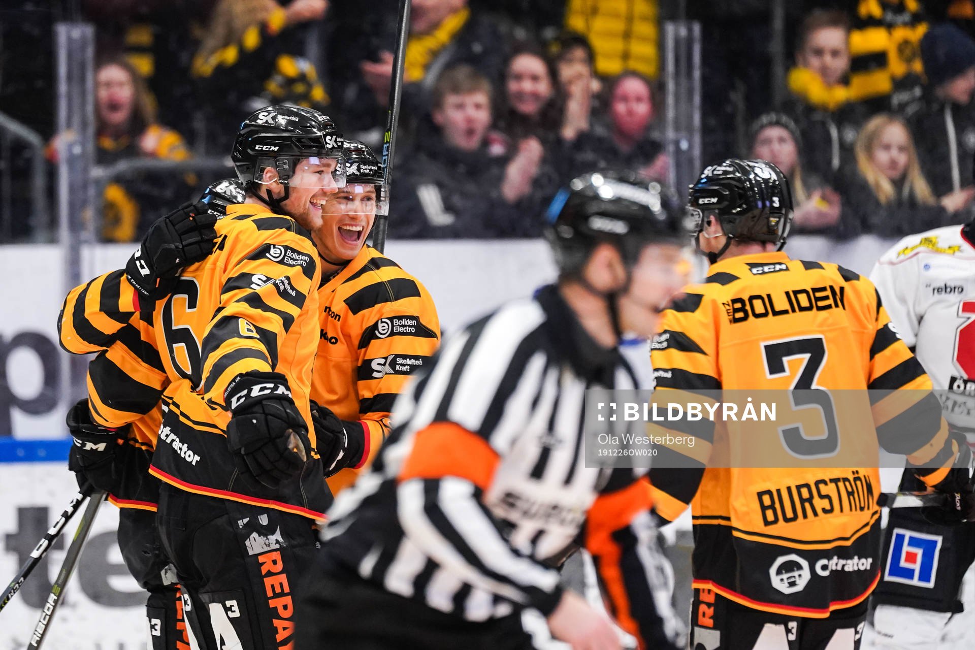 Skellefteås Filip Berglund och Robin Alvarez jublar