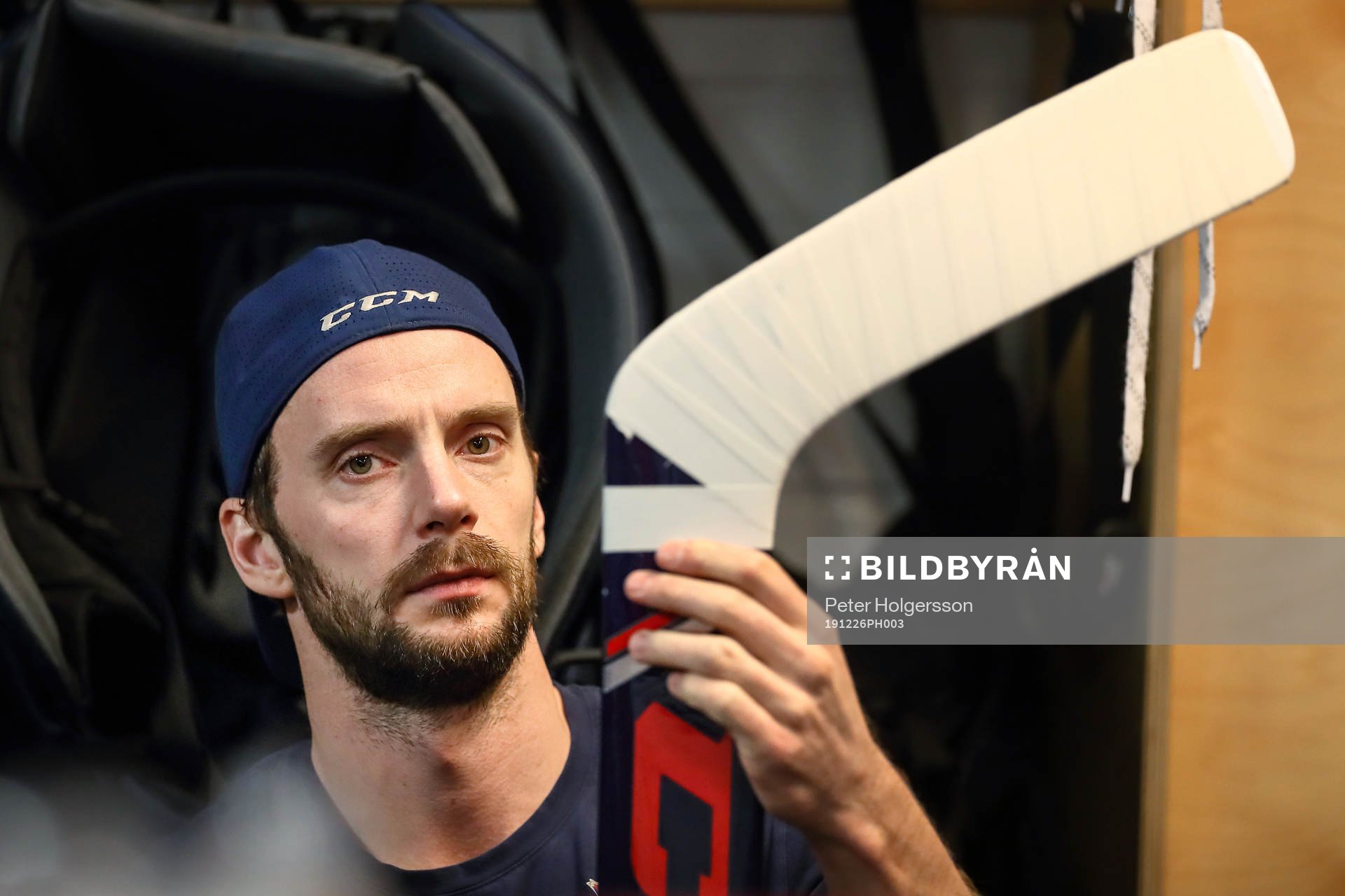 Linköpings målvakt Jonas Gustavsson före ishockeymatchen
