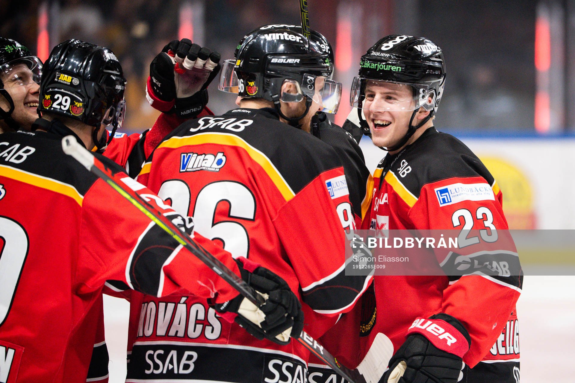 Luleås Robin Kovacs och Jesper Sellgren jublar
