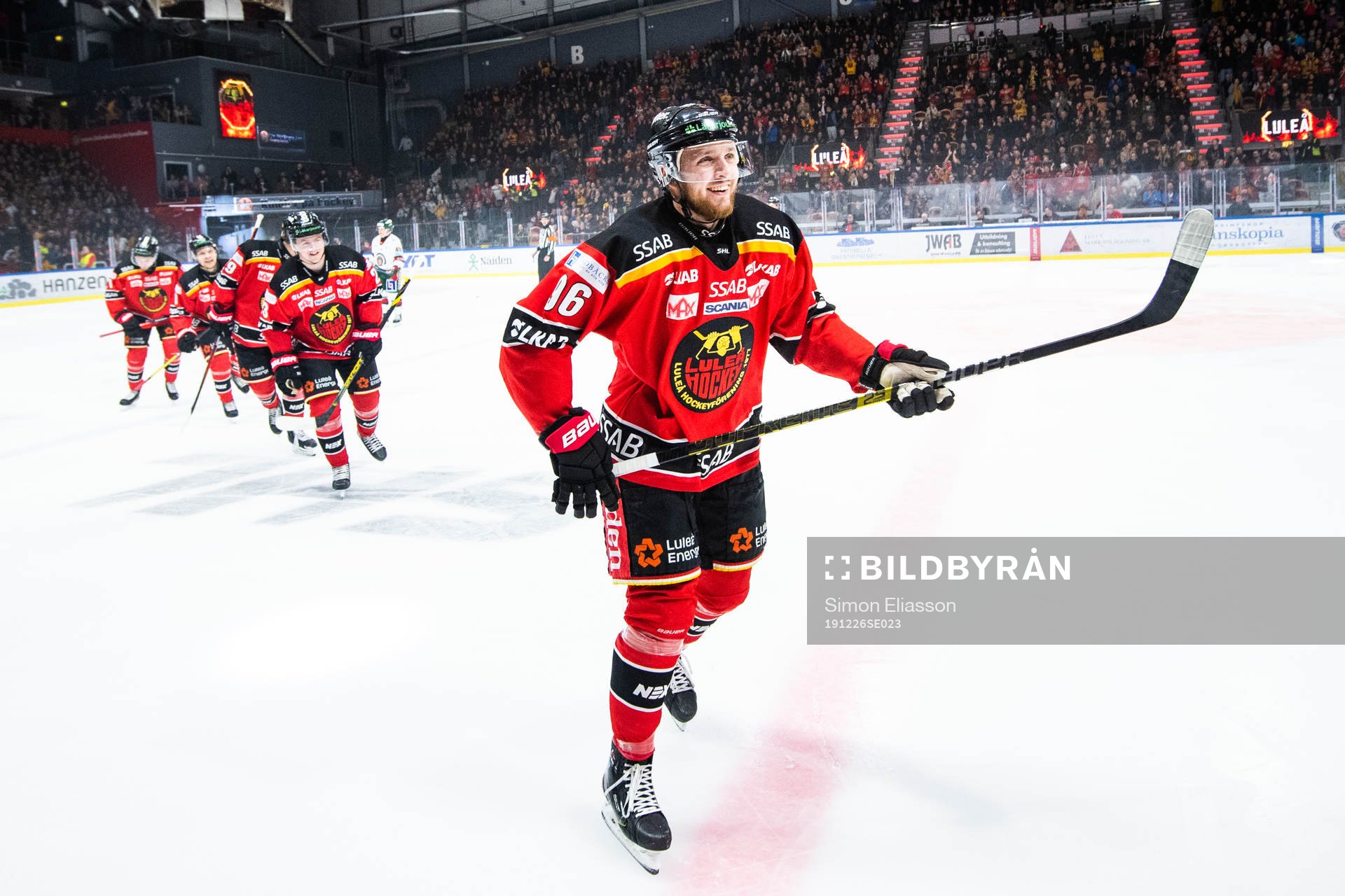 Luleås Robin Kovacs jublar
