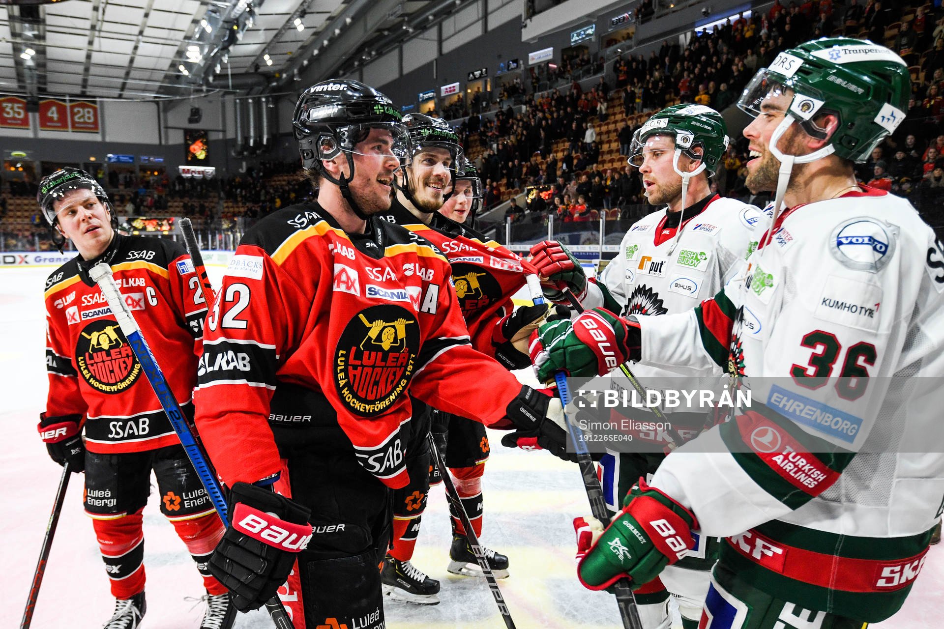 Luleås Oscar Engsund i bråk med Frölundas Brandon Gormley