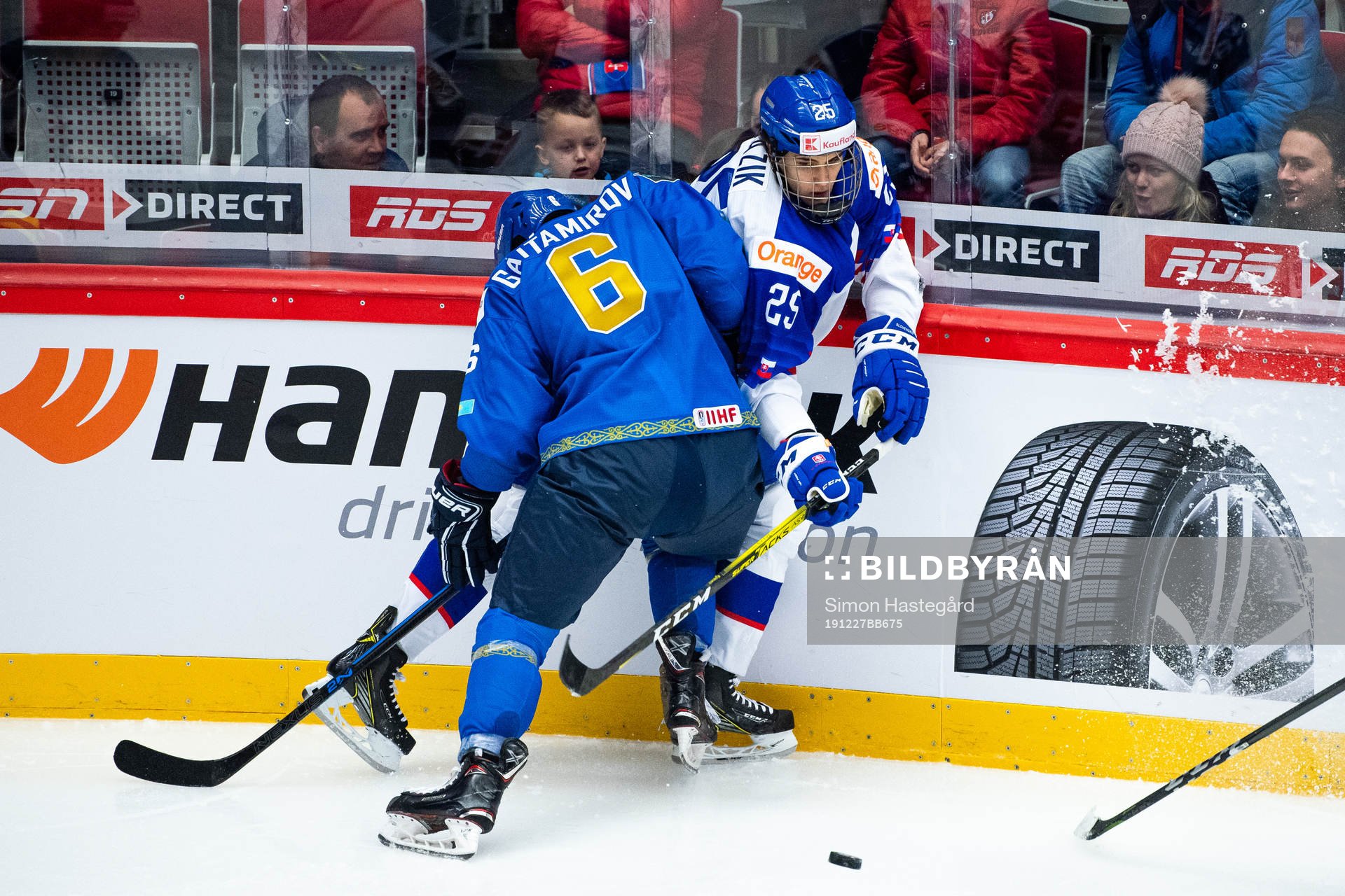 Tamirlan Gaitamirov of Kazakhstan and Michal Mrazik of