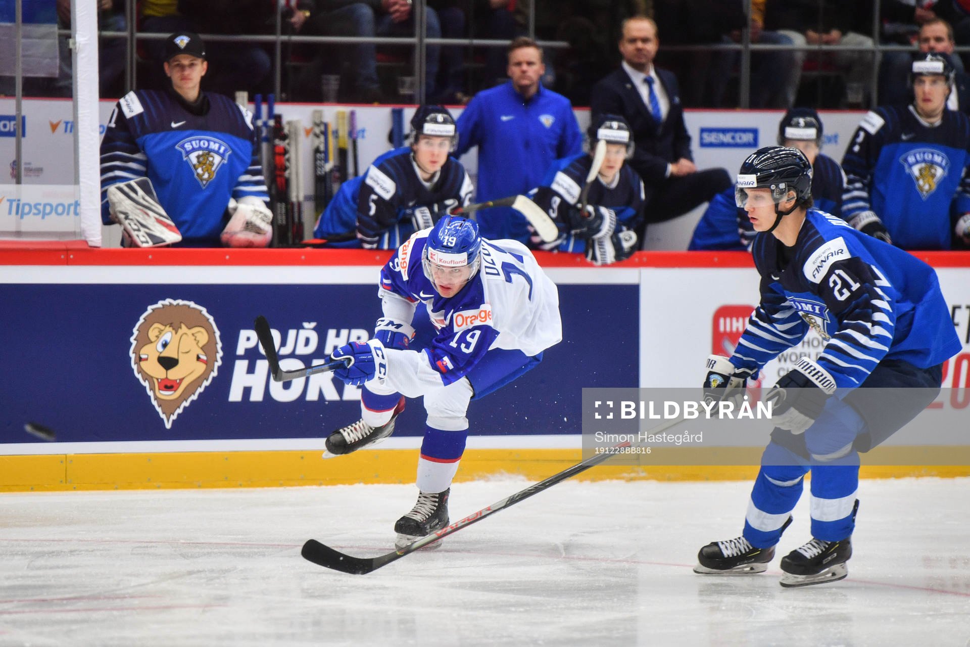 Robert Dzugan of Slovakia and Patrik Puistola of Finland