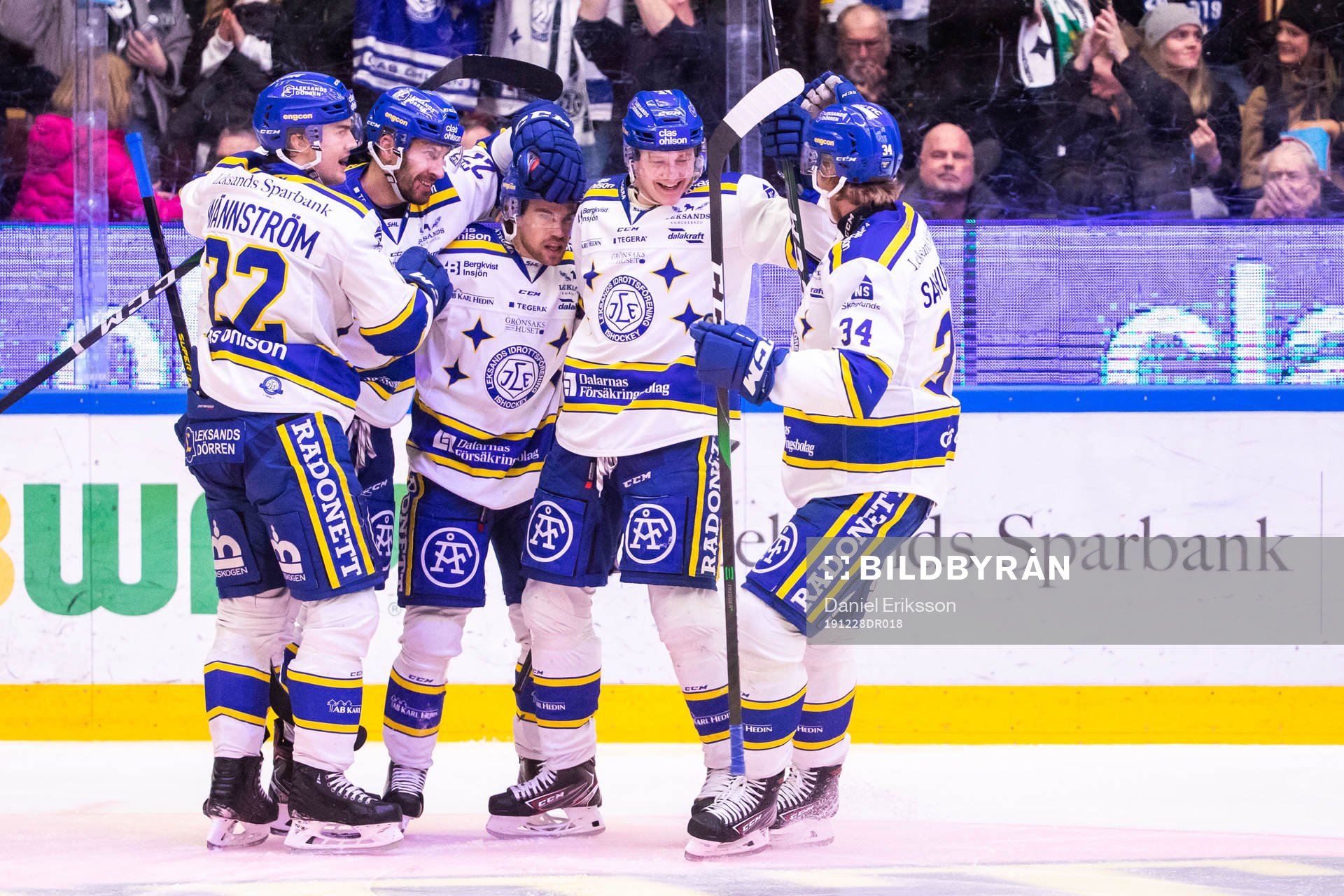 Leksands Lucas Nordsäter jublar med lagkamrater