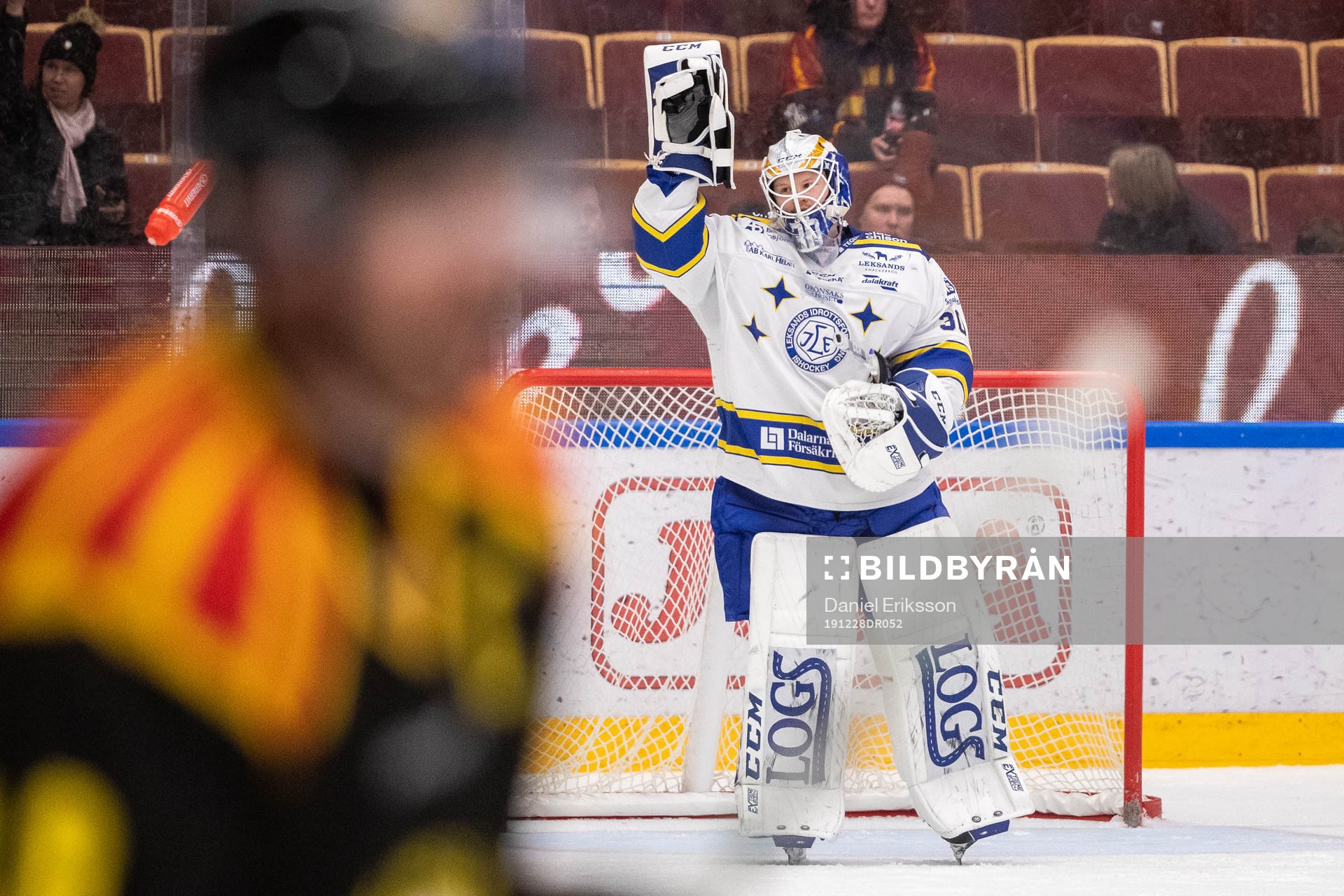 Leksands målvakt Janne Juvonen jublar