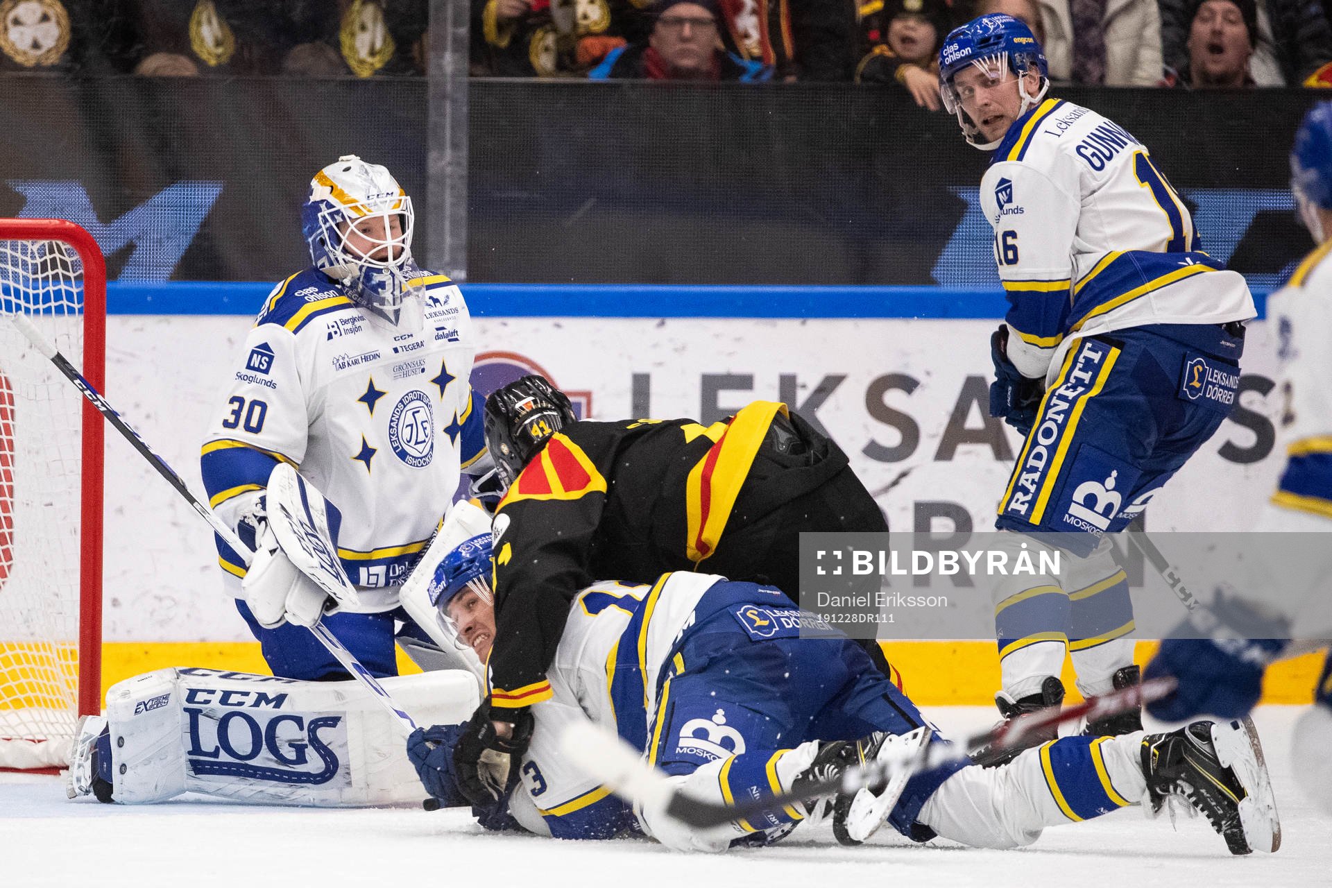 Leksands målvakt Janne Juvonen och Leksands Jon Knuts