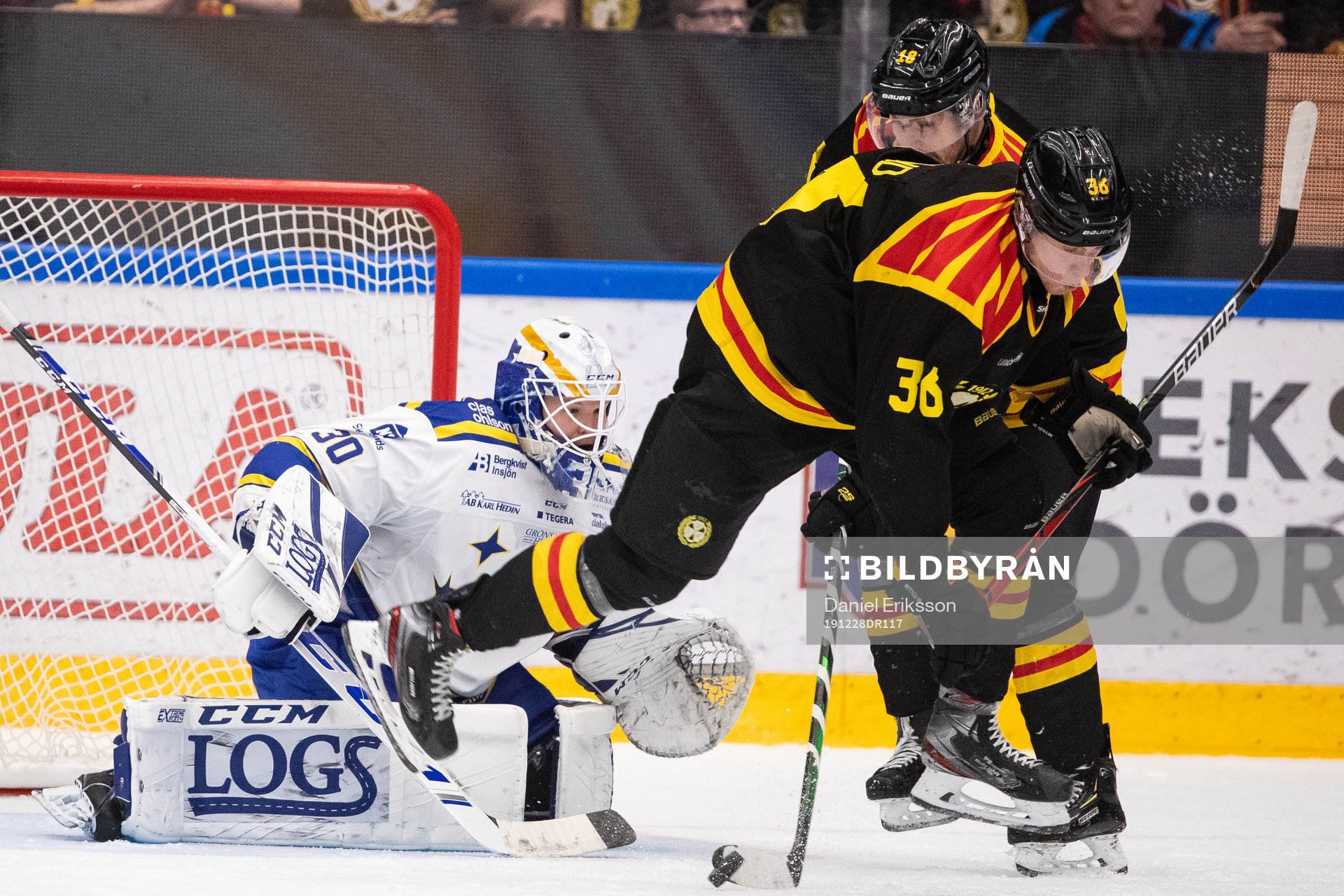 Leksands målvakt Janne Juvonen och Brynäs Linus Ölund