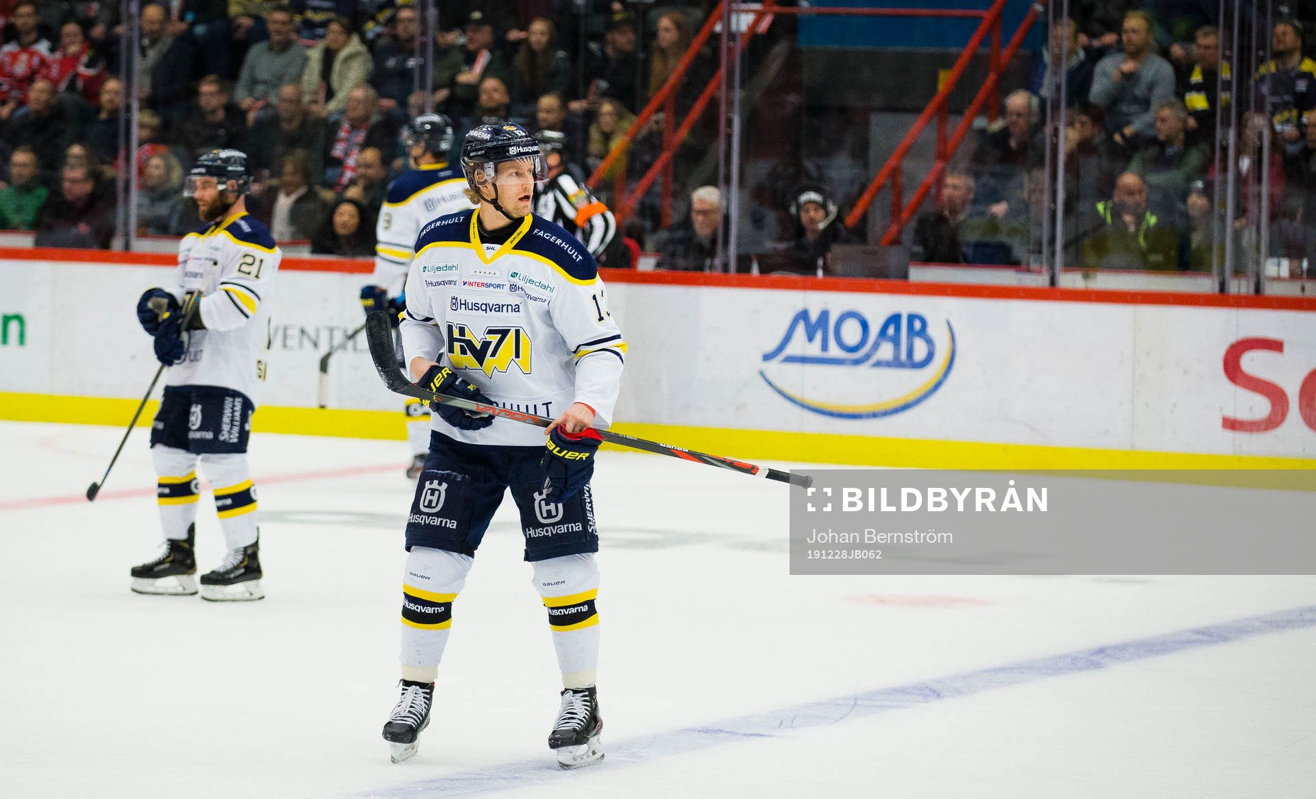 s Oscar Sundh blickar mot Örebros klack