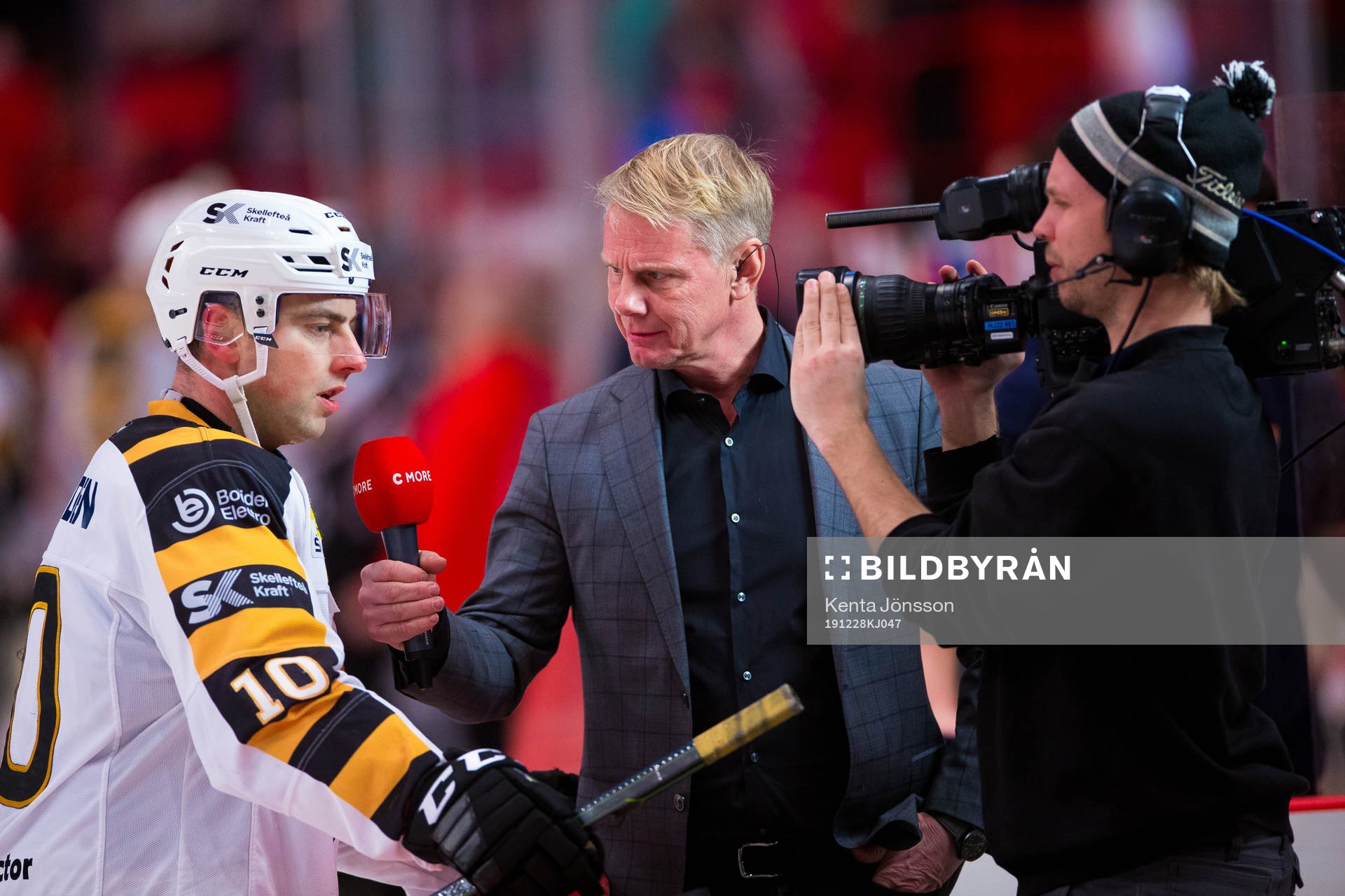 Cmores expert Niklas Wikegård intervjuar Skellefteås