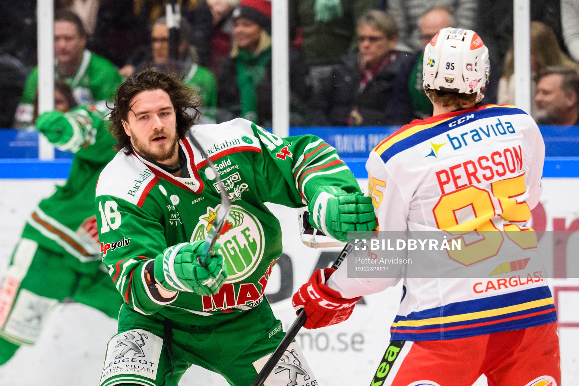 Rögles Dennis Everberg och Malmö Redhawks Carl Persson