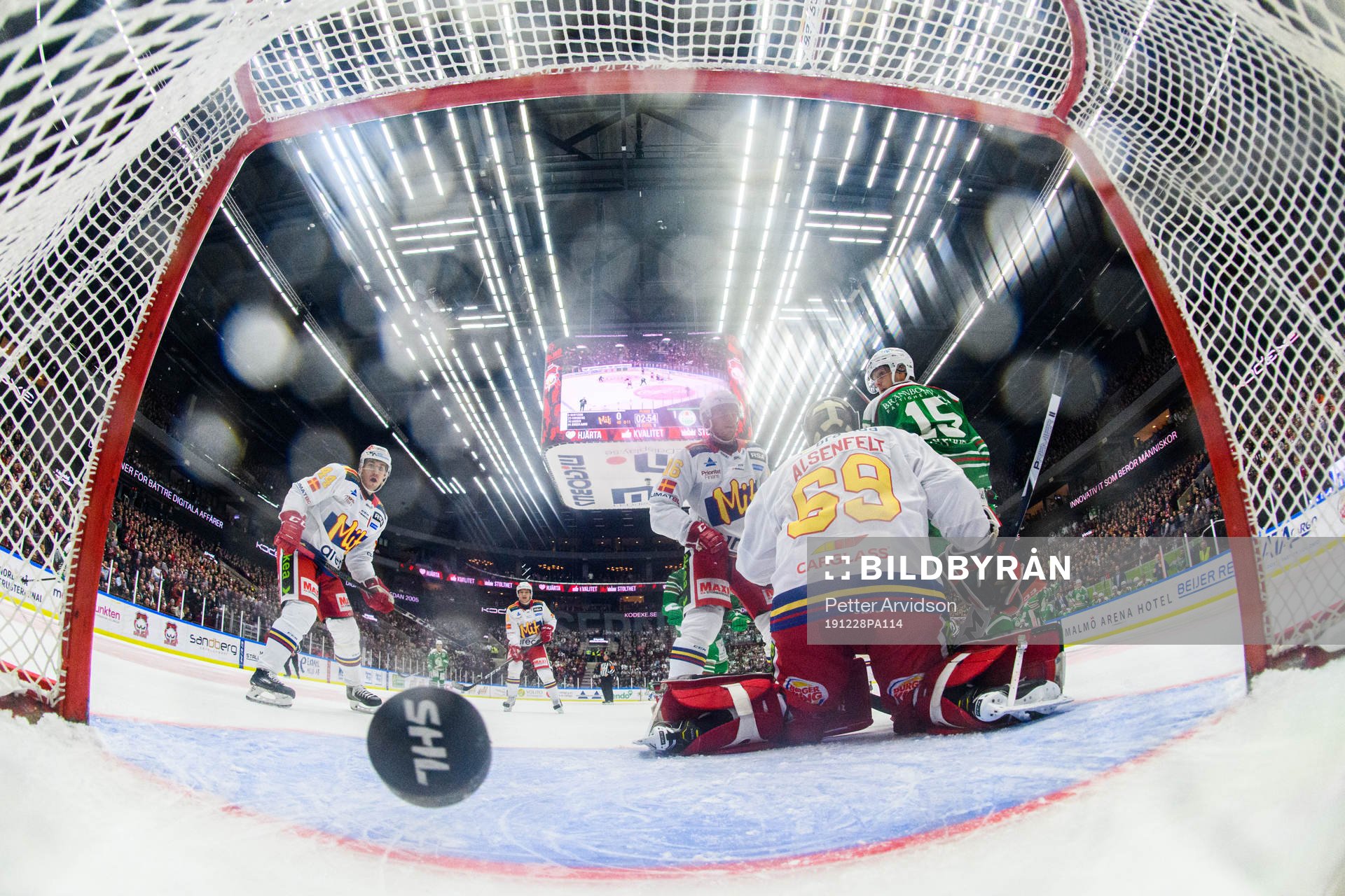 Rögles Leon Bristedt (ej i bild) gör 0-2 bakom Malmö