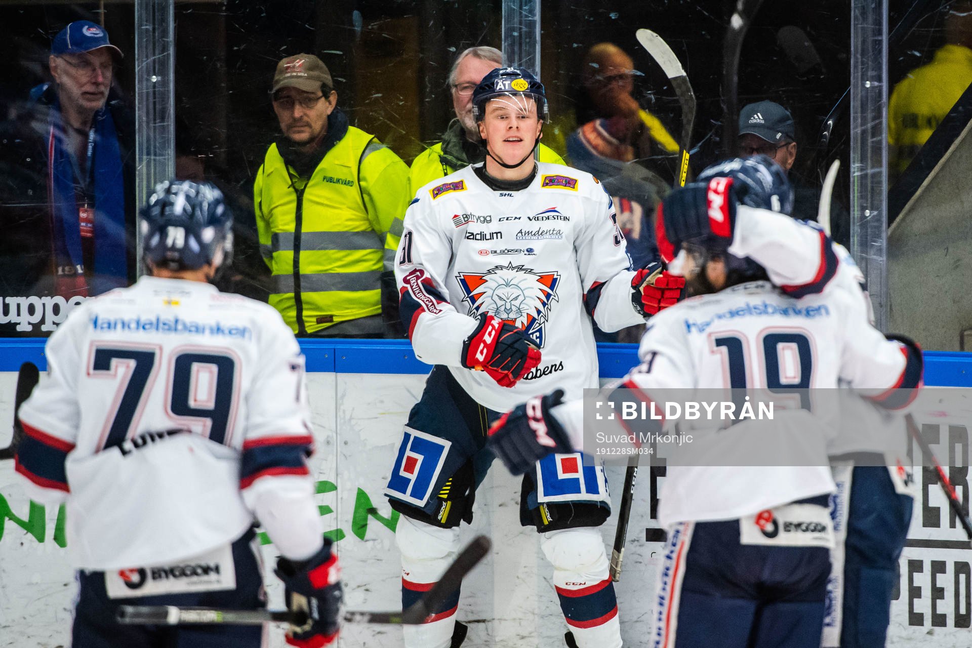Linköpings Olle Lycksell jublar med lagkamrater