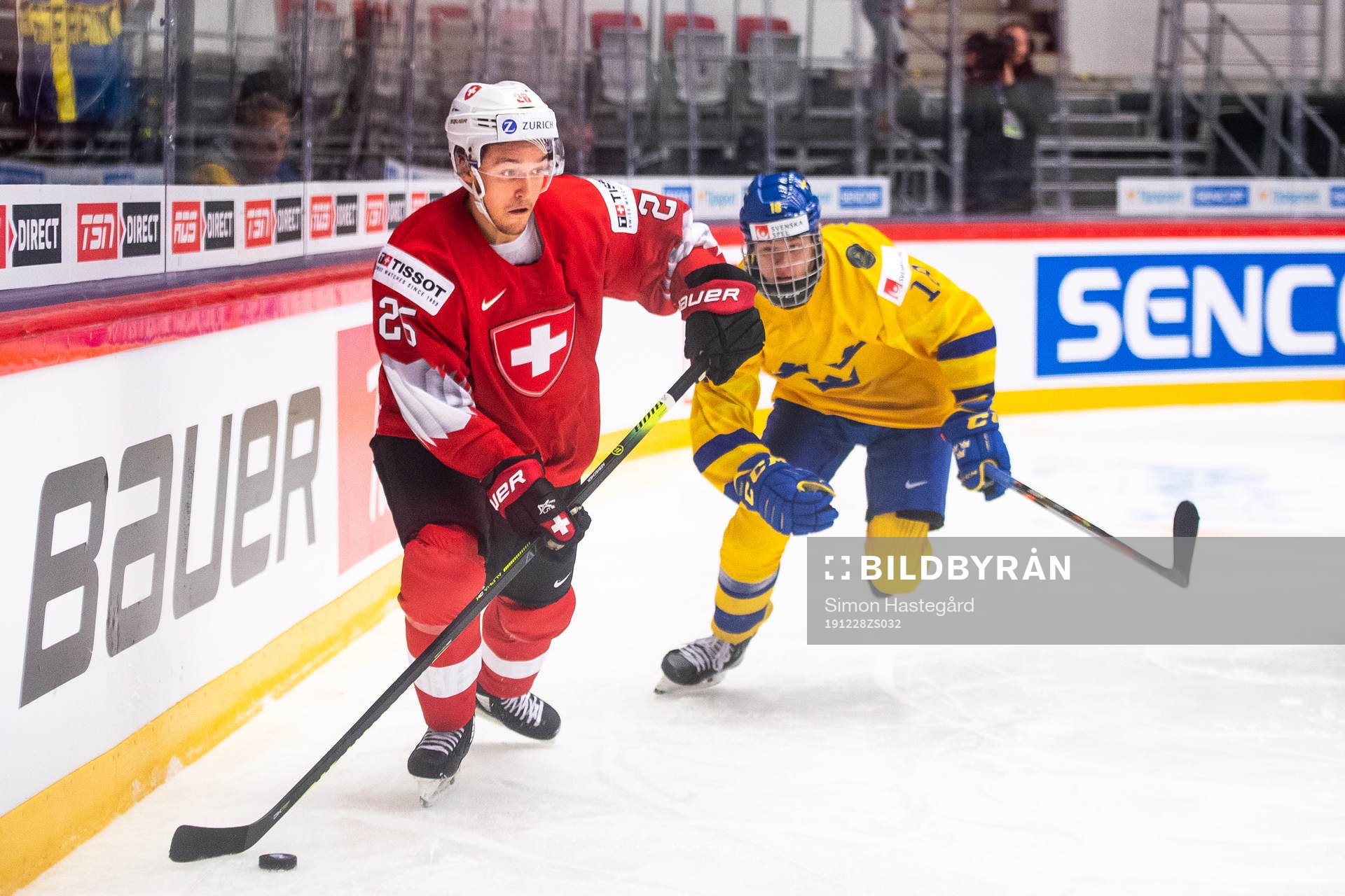 Kyen Sopa of Switzerland and Lucas Raymond of Sweden