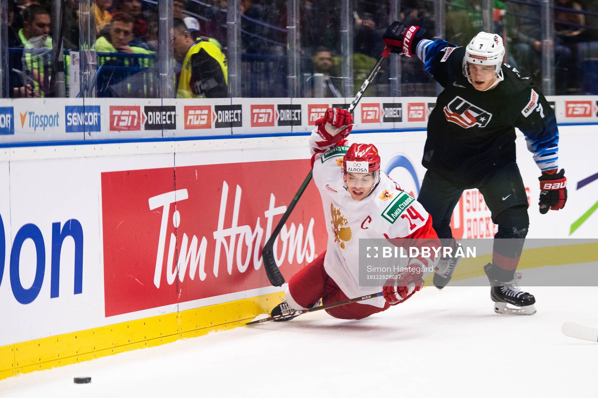 Grigori Denisenko of Russia and Spencer Stastney of USA