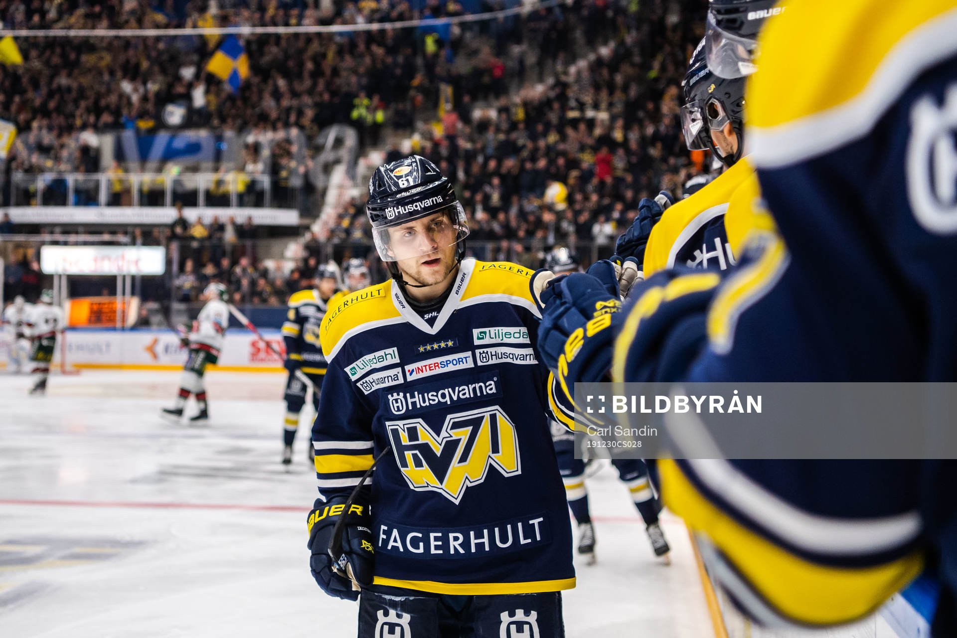 s Juuso Ikonen jublar