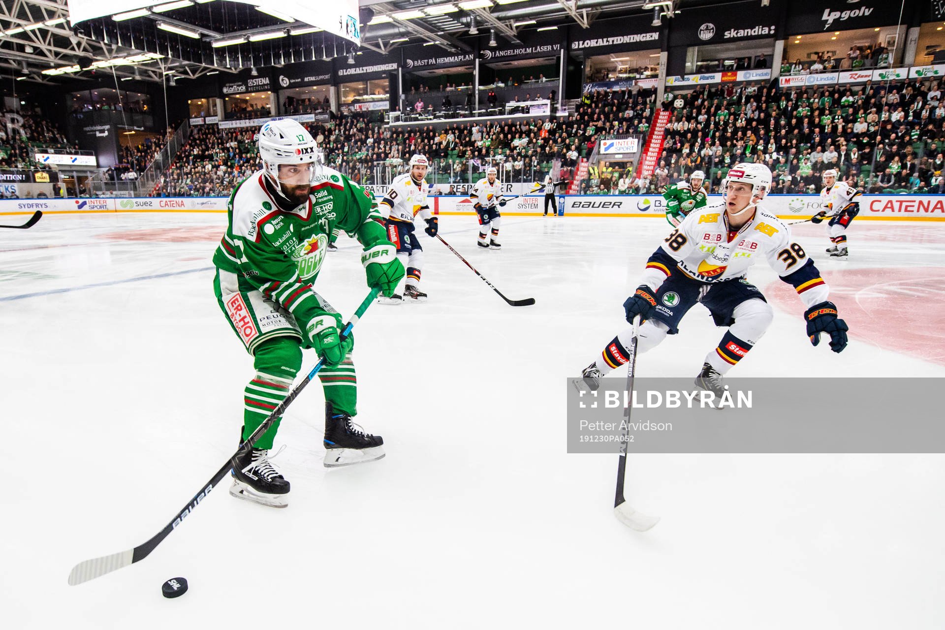 Rögles Taylor Matson och Djurgårdens Olle Alsing