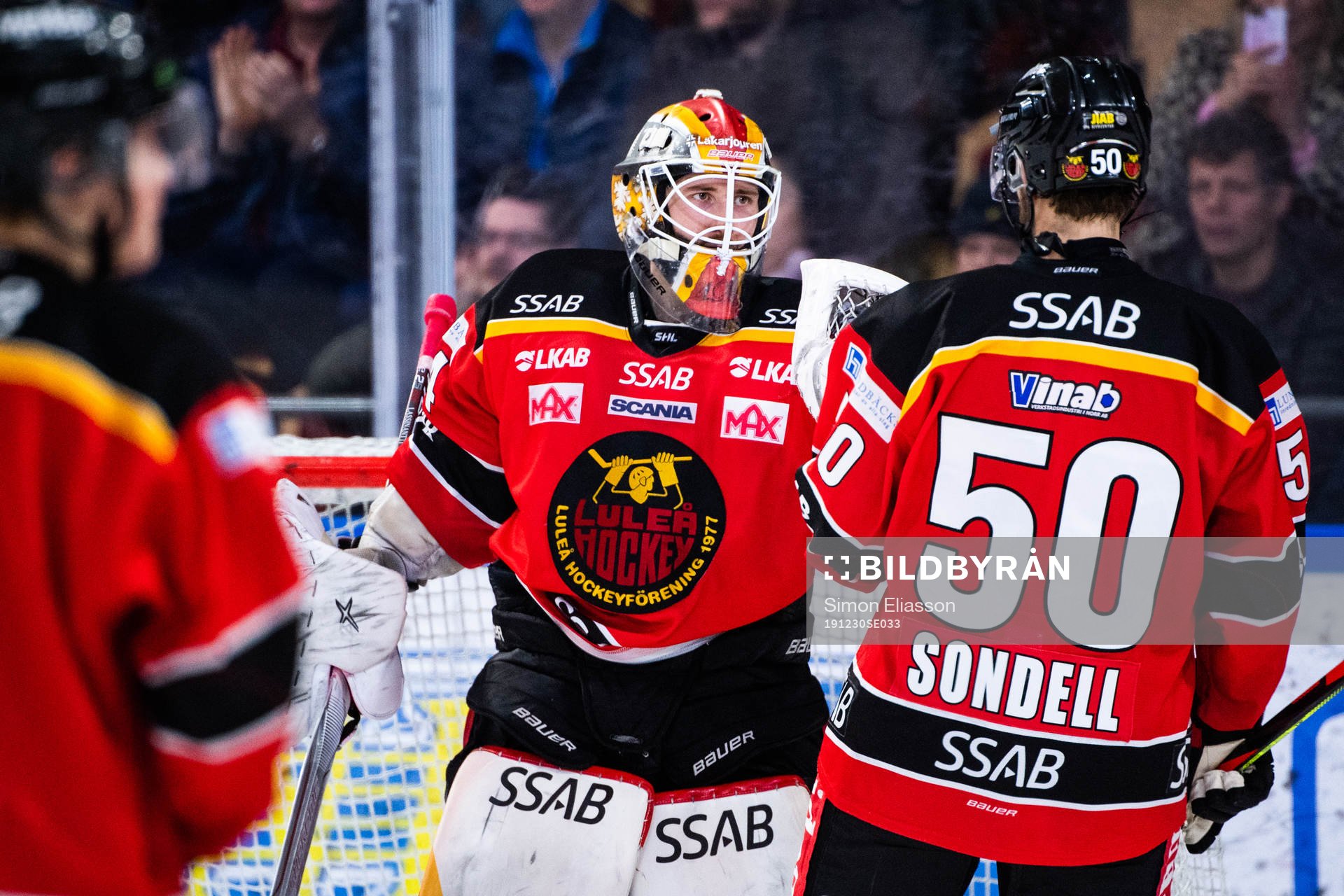 Luleås målvakt Joel Lassinantti jublar