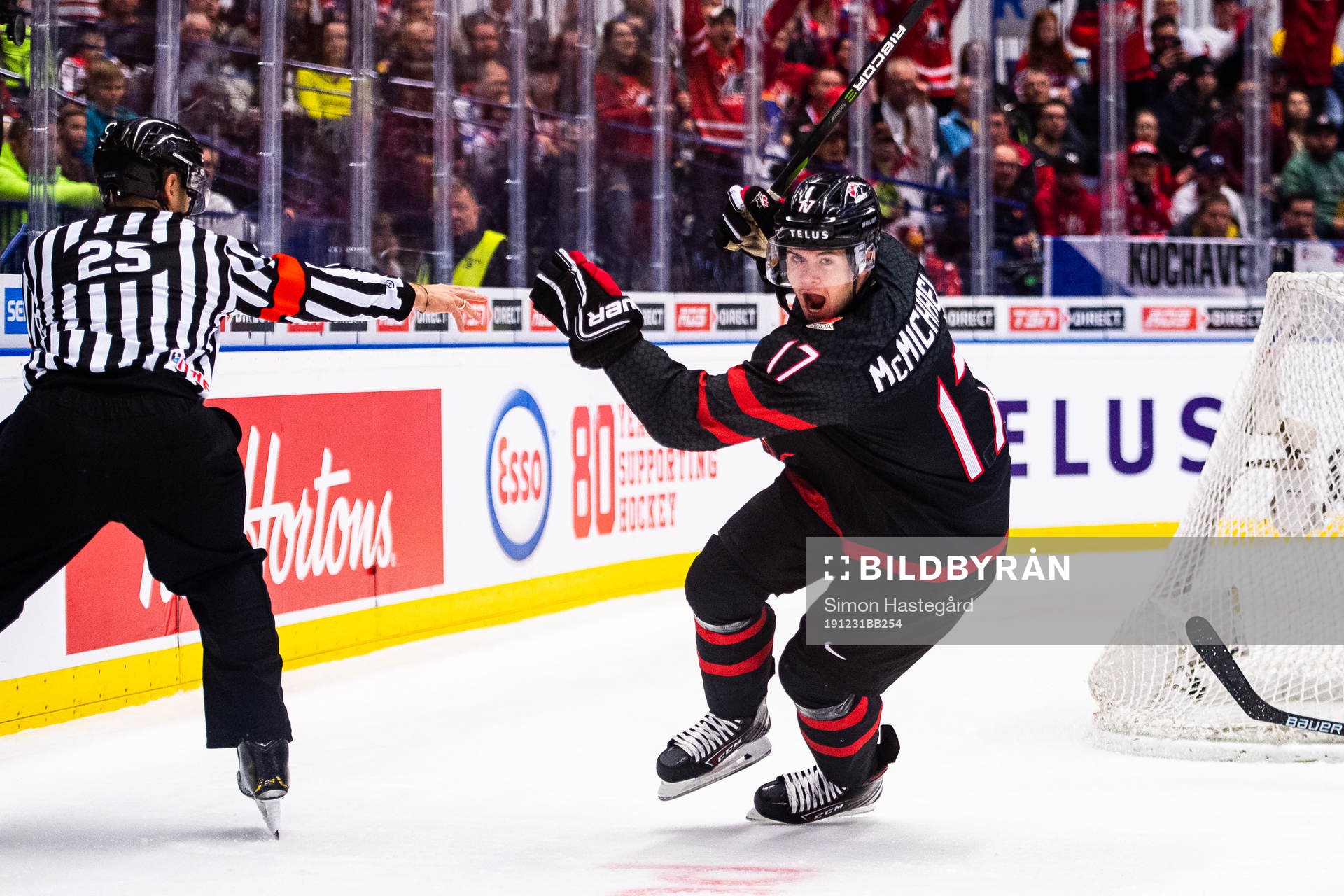 Connor McMichael of Canada celebrates the 4-0 goal