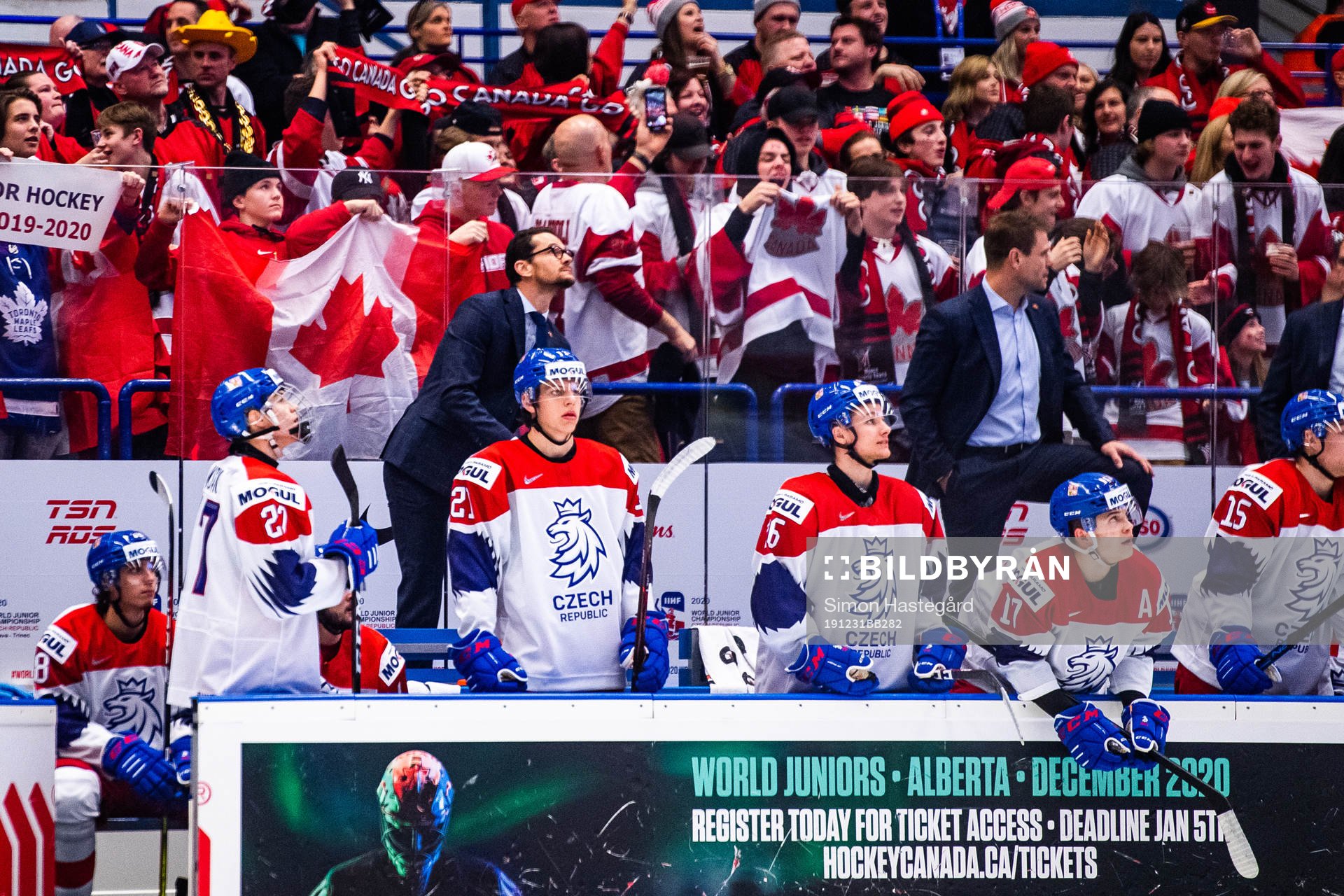 Fans of Canada celebrate