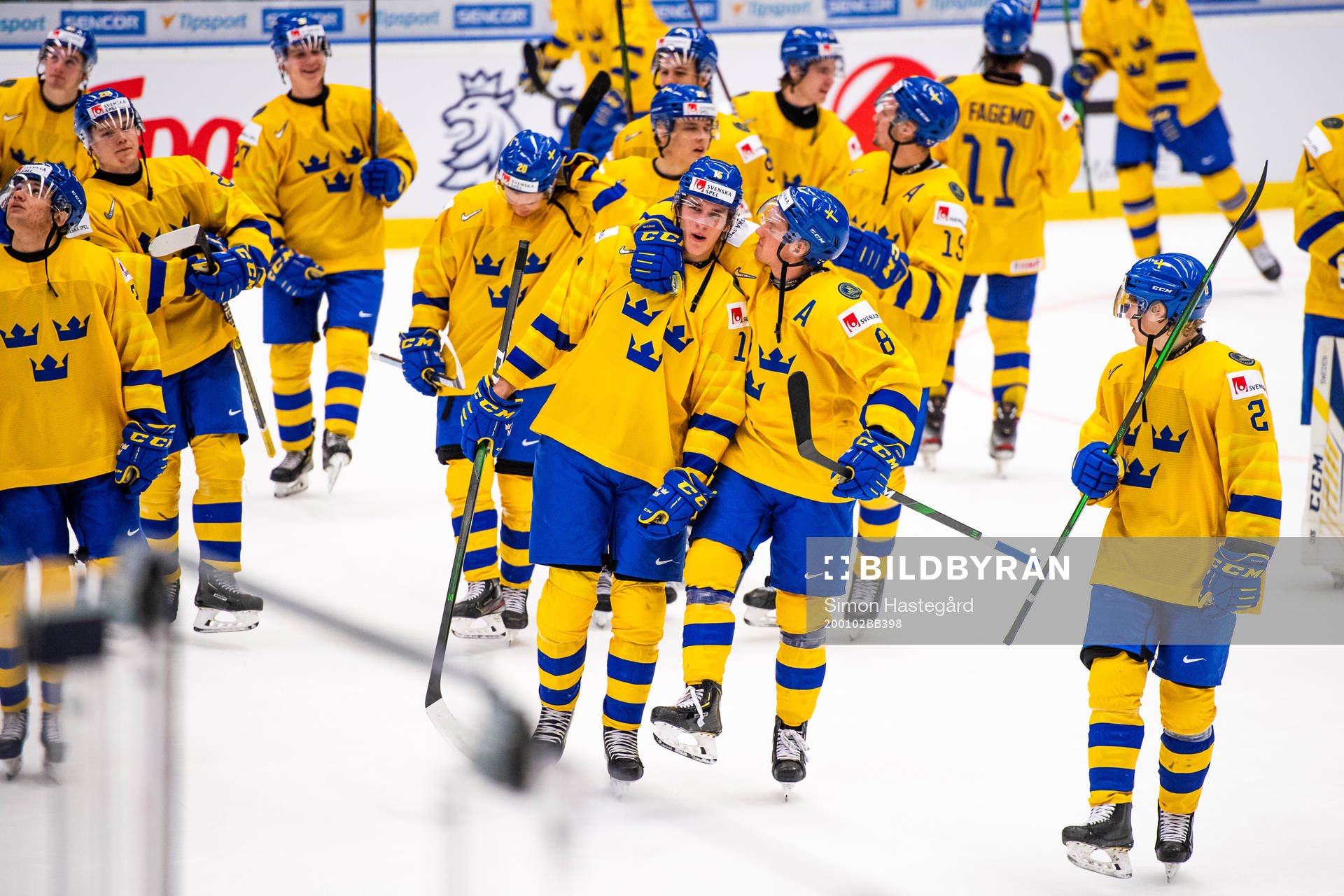 Oskar Bäck and Rasmus Sandin of Sweden celebrate