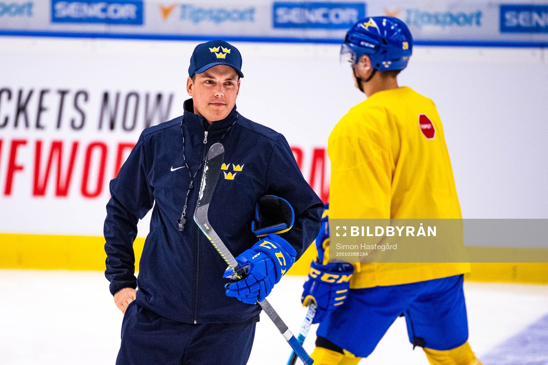 Tomas Montén, Head coach of Sweden at a practice session