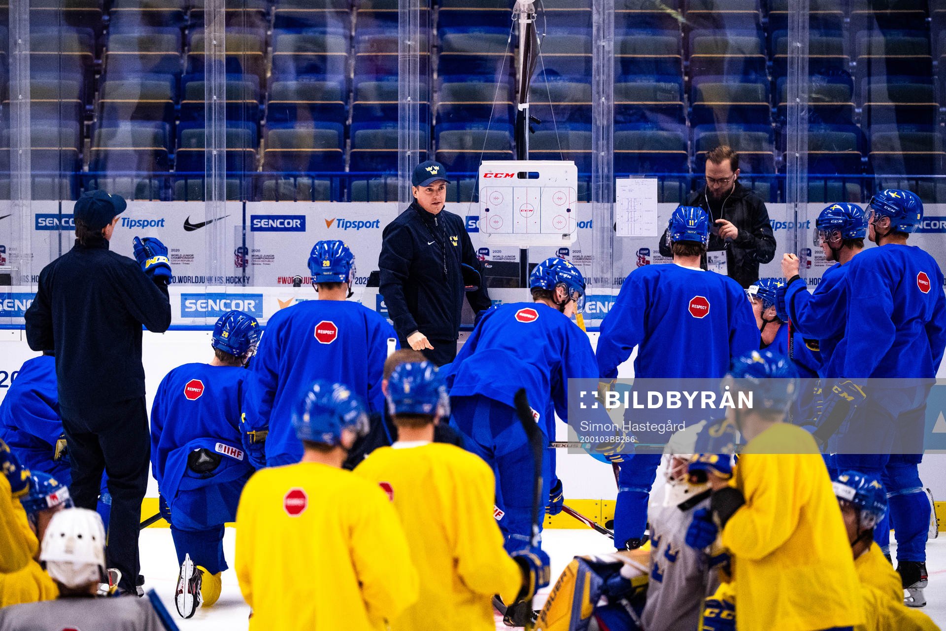 Tomas Montén, Head coach of Sweden at a practice session