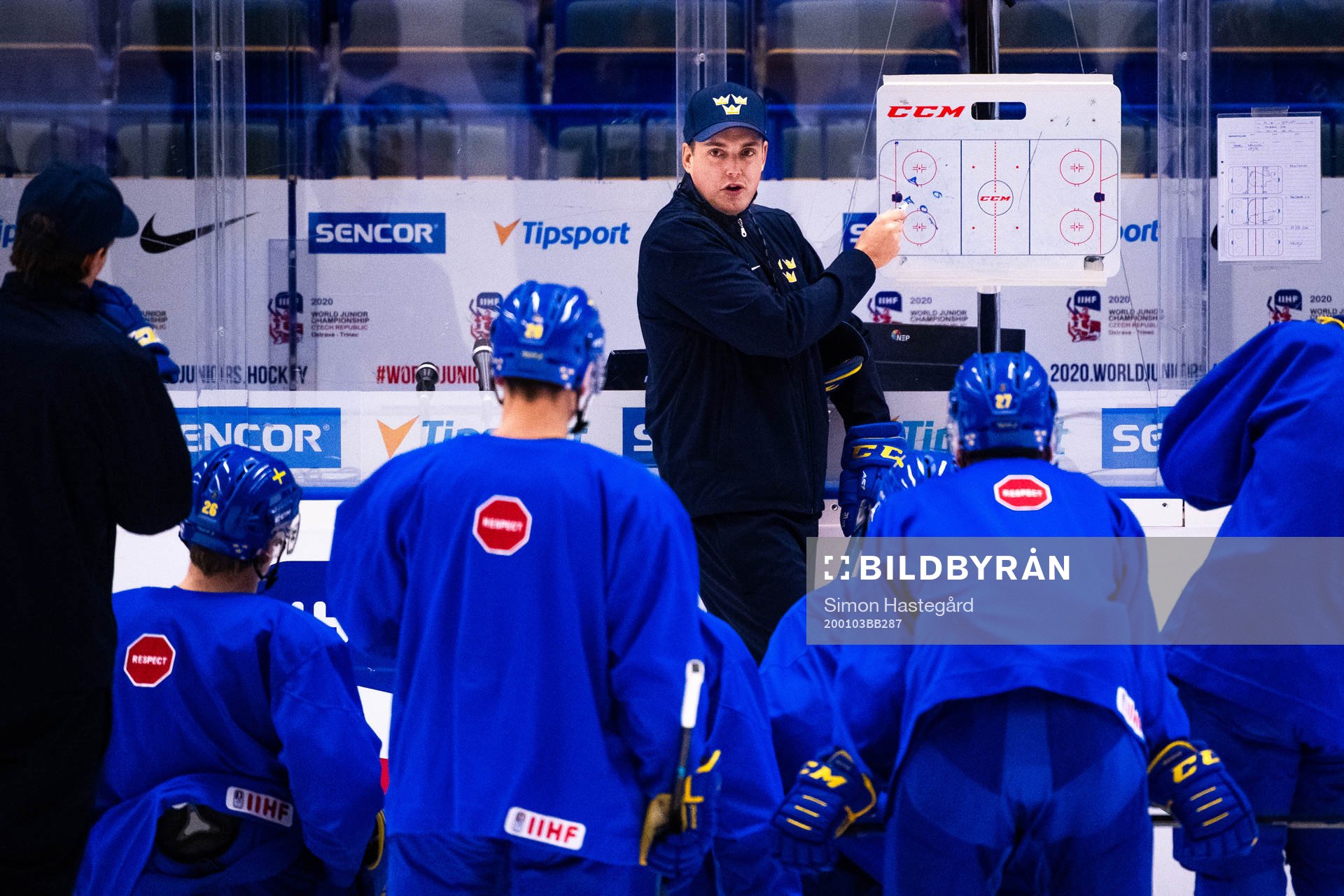 Tomas Montén, Head coach of Sweden at a practice session