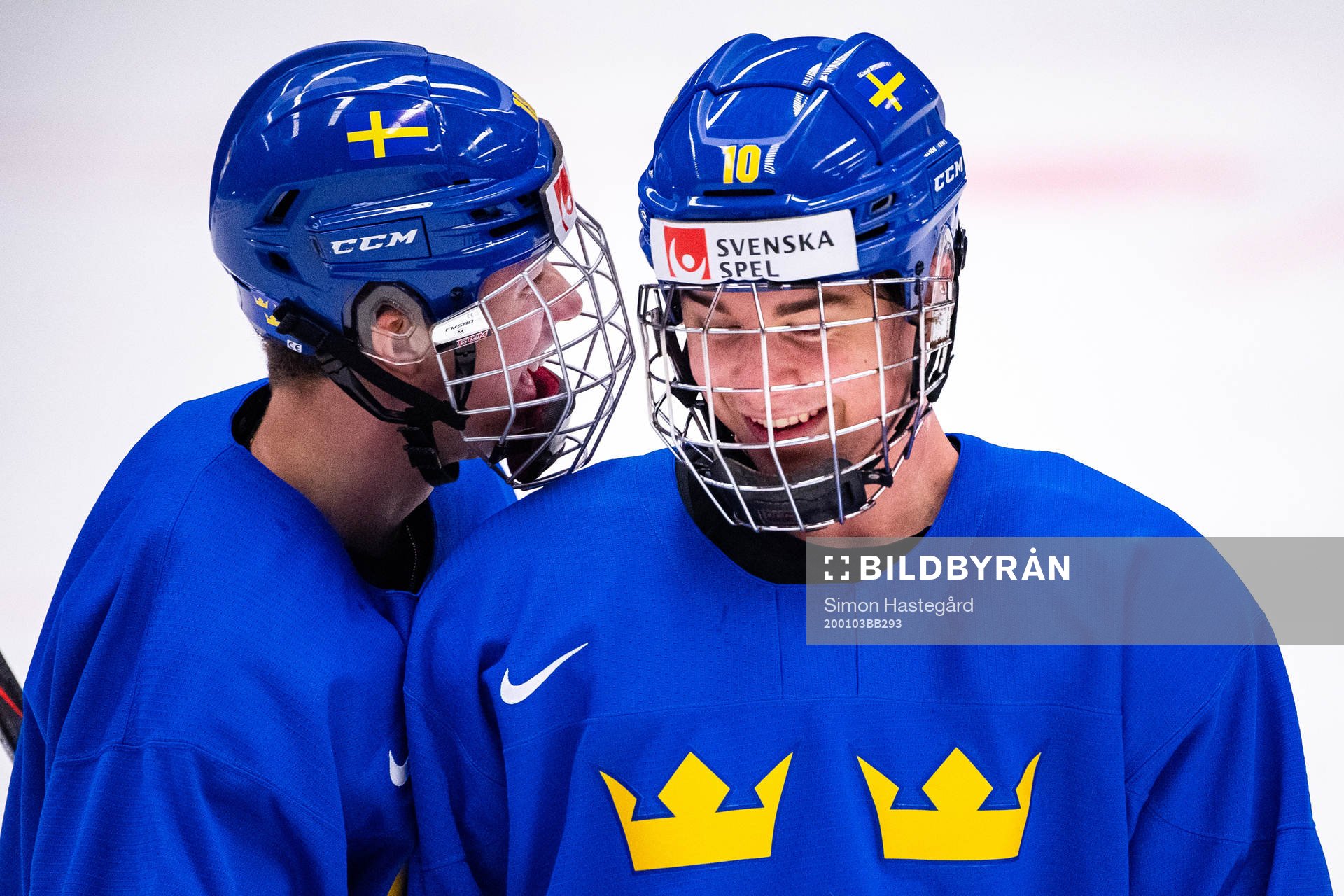 Lucas Raymond and Alexander Holtz of Sweden at a practice