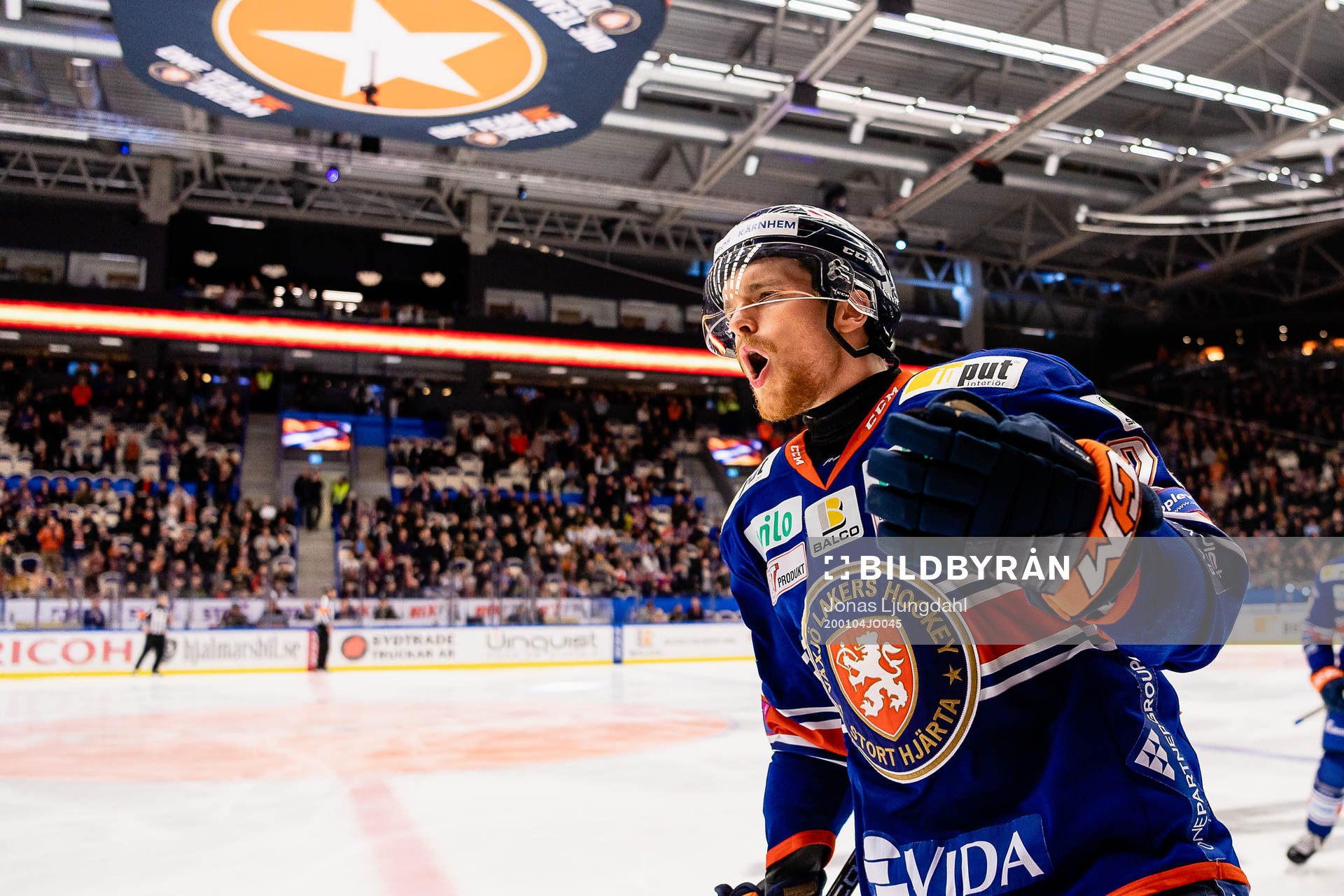 Växjös Brendan Shinnimin jublar
