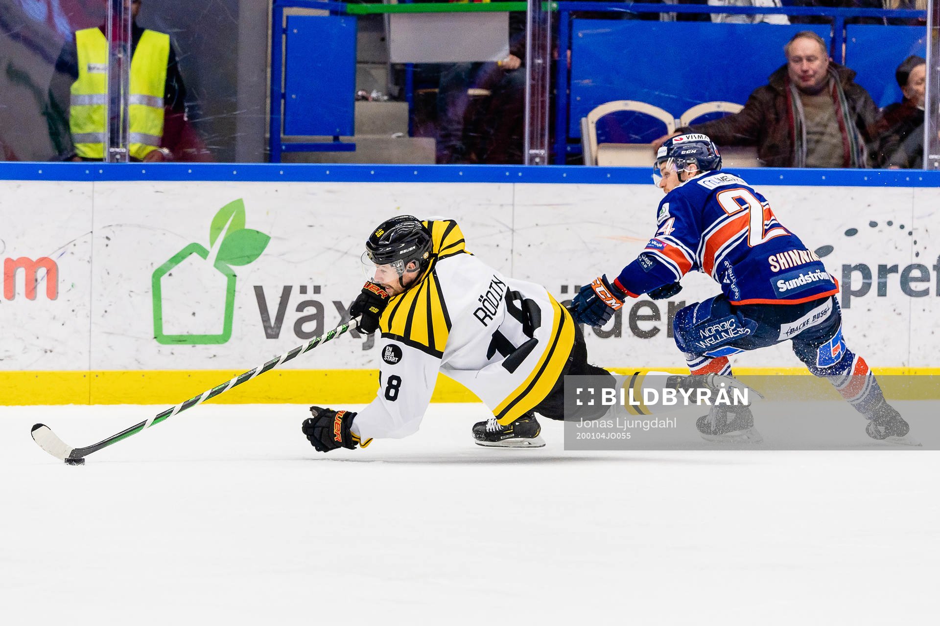 Brynäs Anton Rödin faller