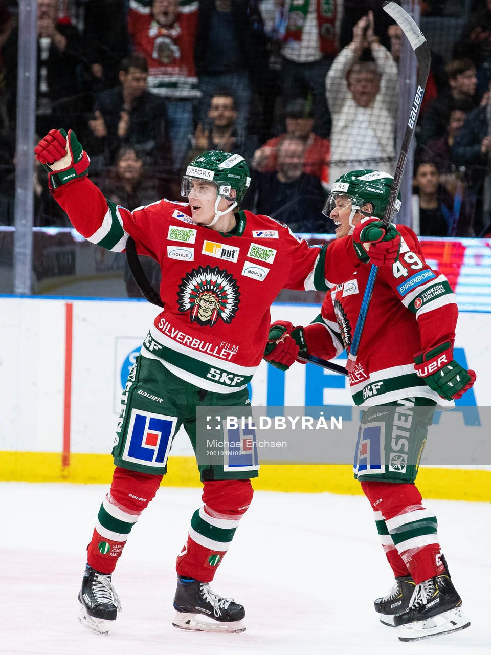 Frölundas Jacob Peterson jublar med Rhett Rakhshani