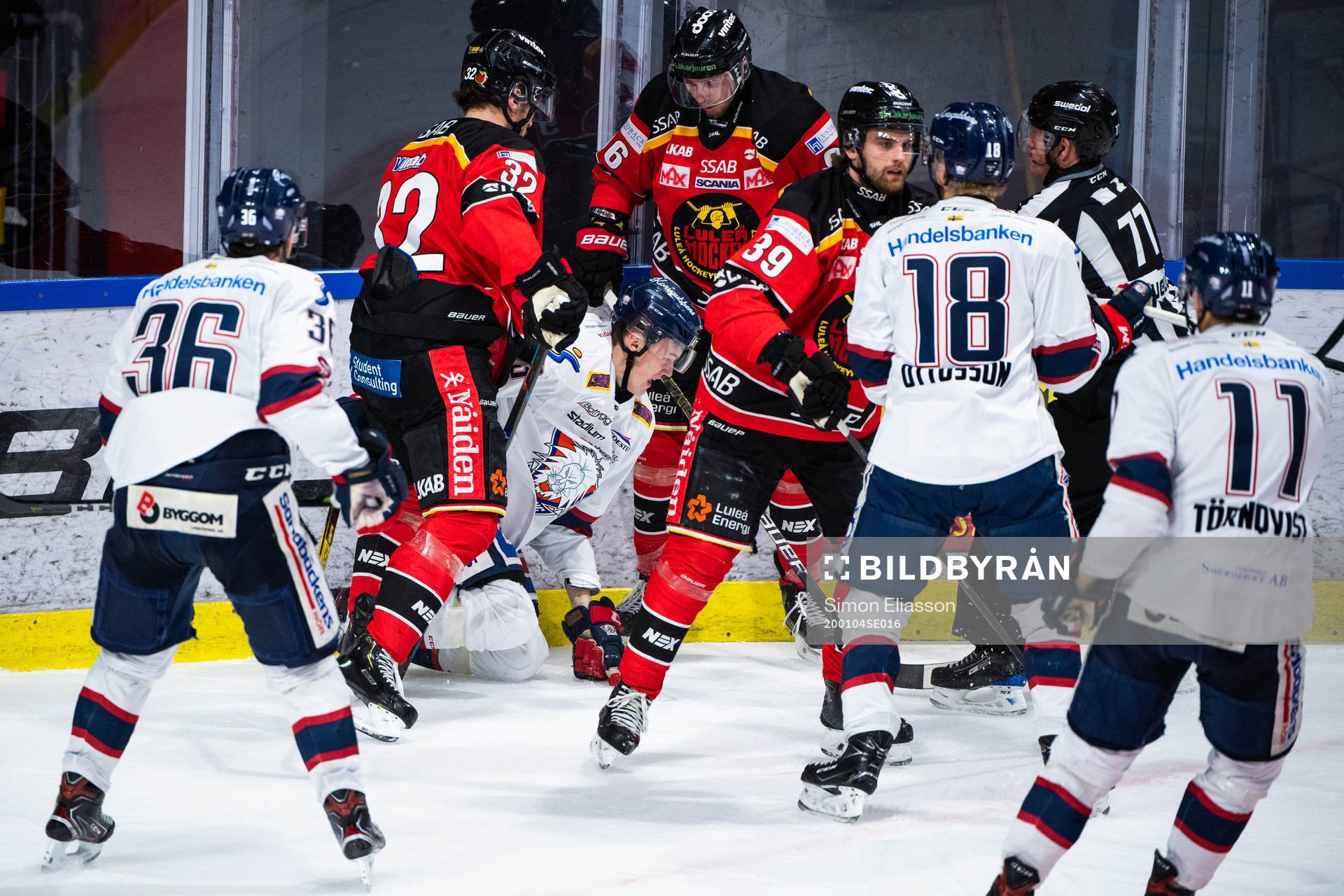Linköpings William Worge Kreu och Luleås Robin Kovacs i