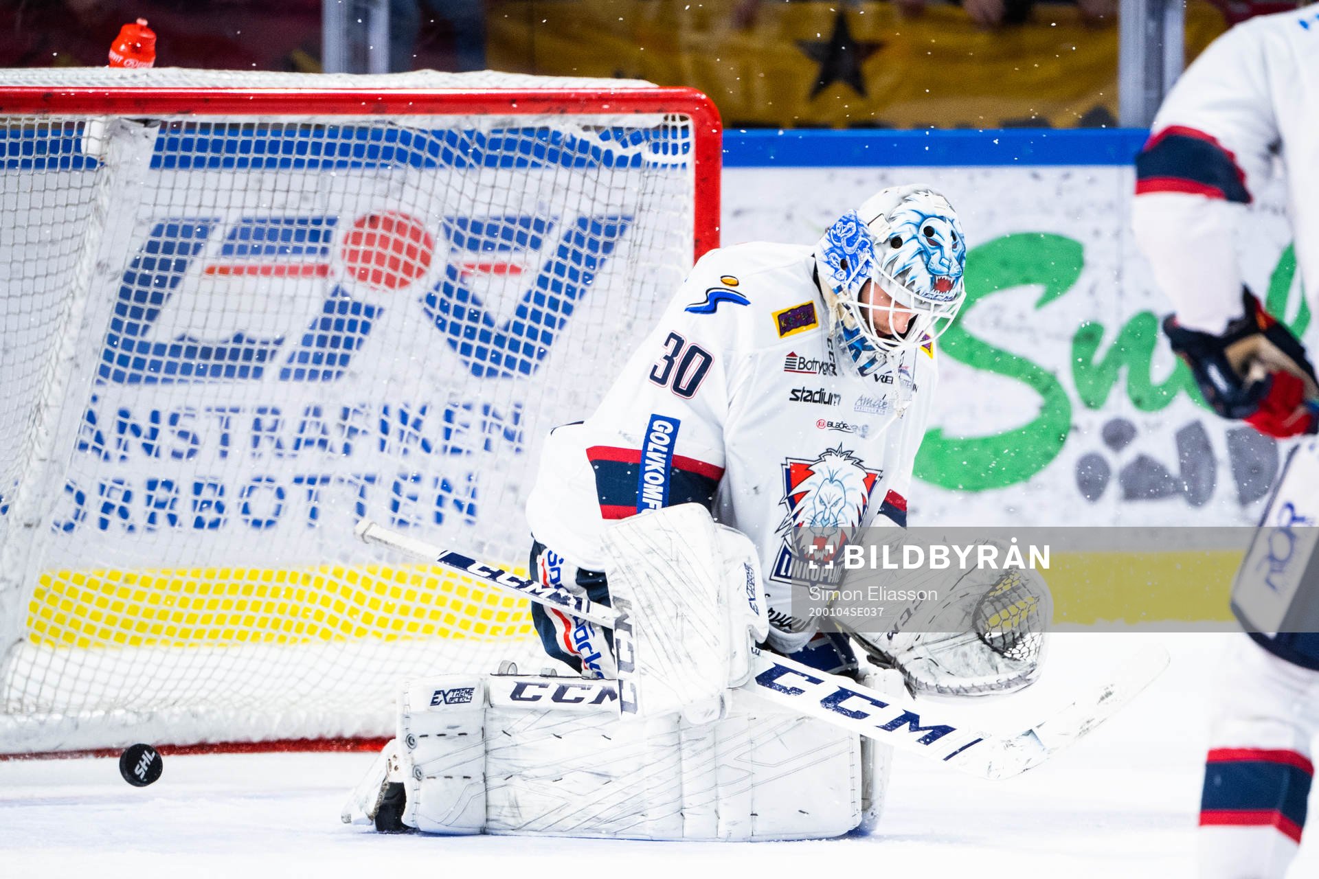Linköpings målvakt Jacob Johansson släpper 3-2 av