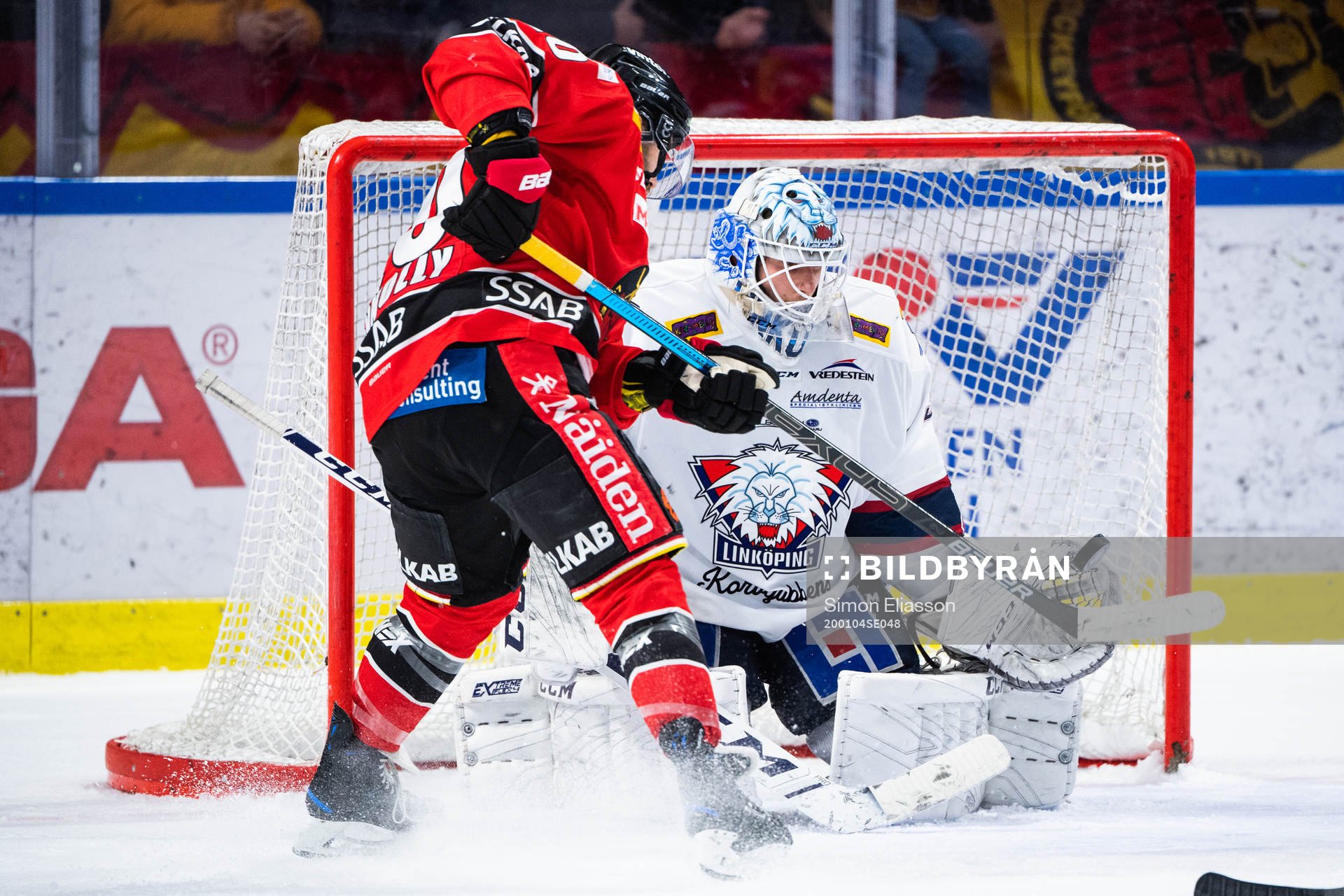 Luleås Jack Connolly och Linköpings målvakt Jacob