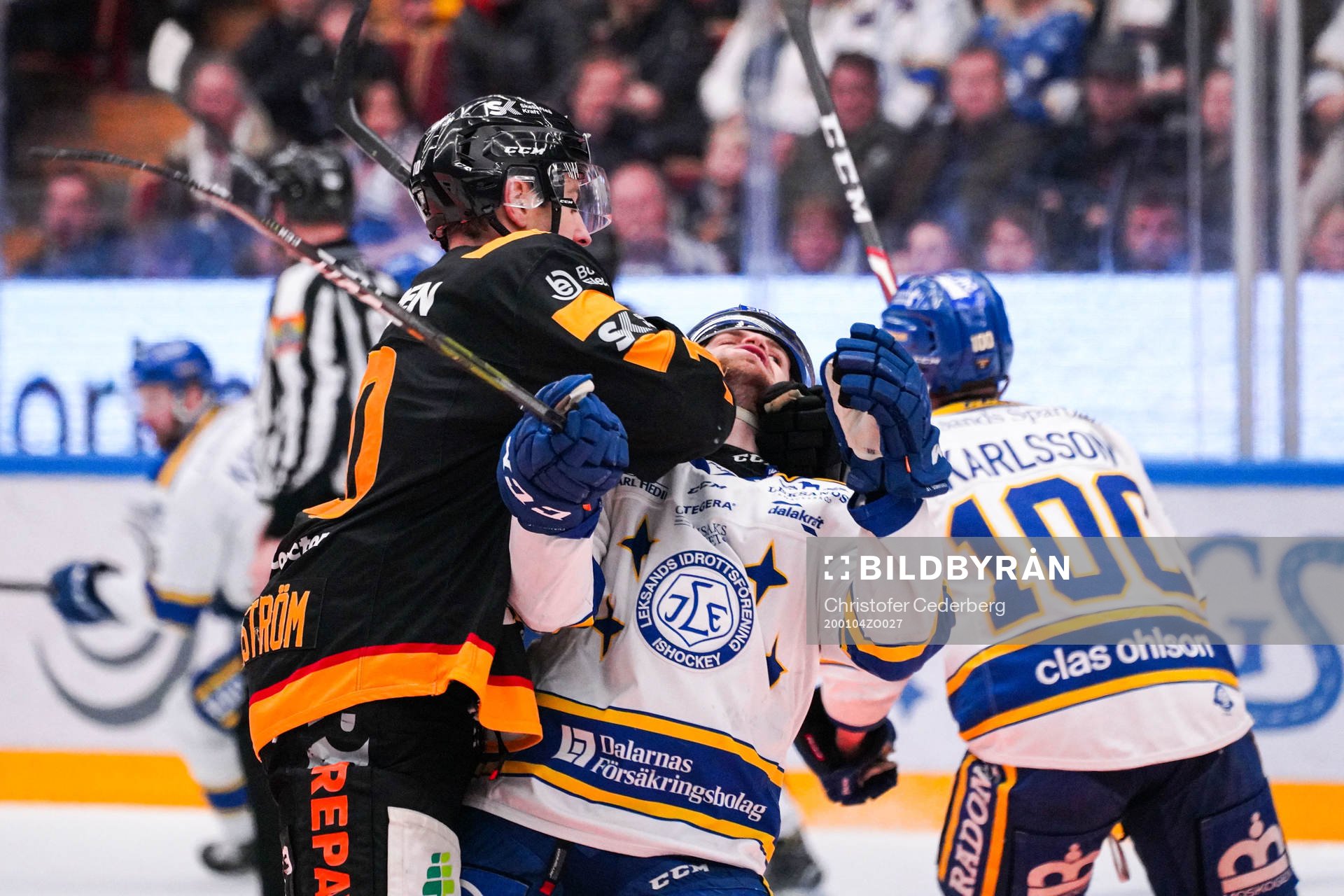 Joakim Lindström och Leksands Oskar Lang i bråk
