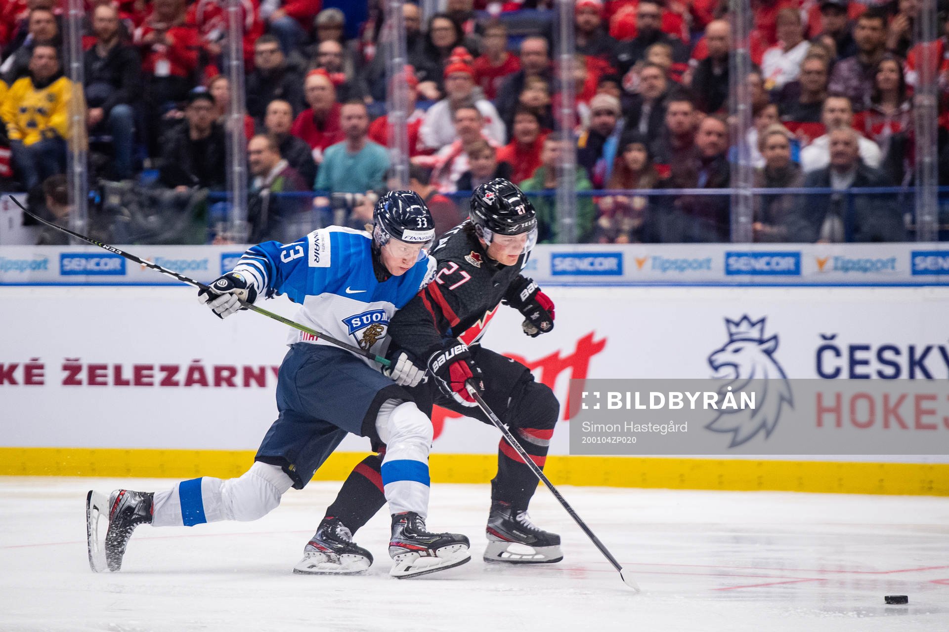 Lassi Thomson of Finland and Barrett Hayton of Canada