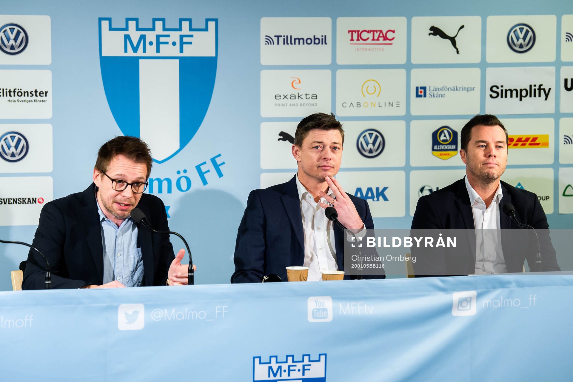 Presschef Peter Åhlander, Jon Dahl Tomasson som presenteras som ny tränare, och sportchef Daniel Andersson under en presskonferens med Malmö FF den 5 januari 2020 i Malmö.