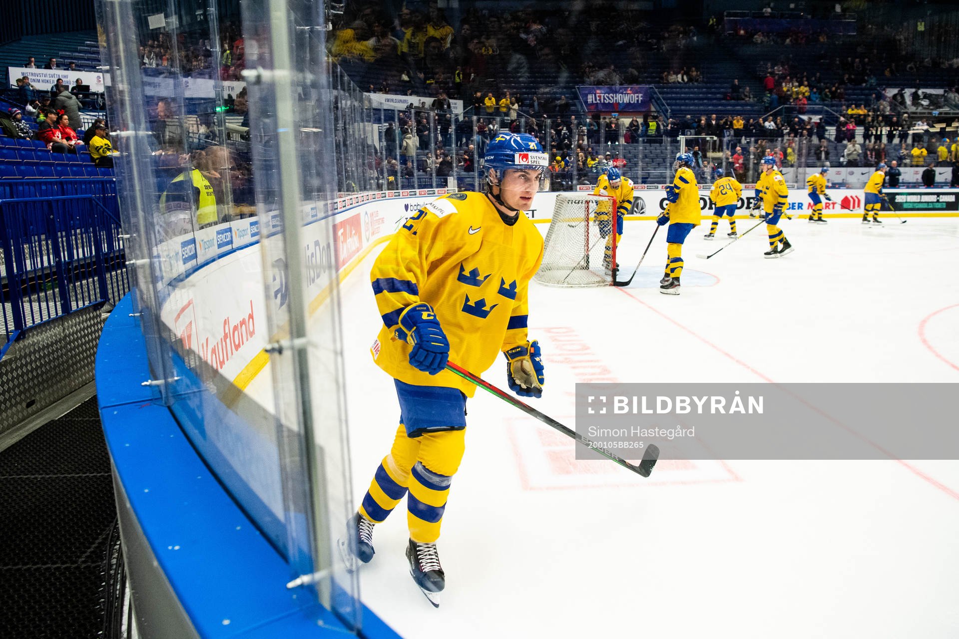 Nils Höglander of Sweden
