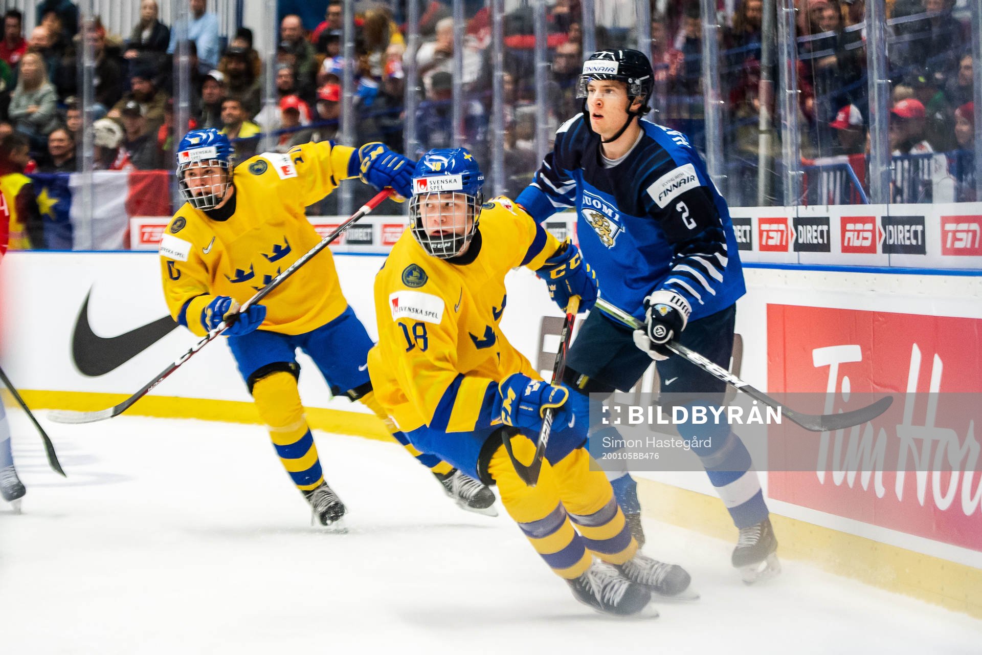 Alexander Holtz and Lucas Raymond of Sweden against Santeri