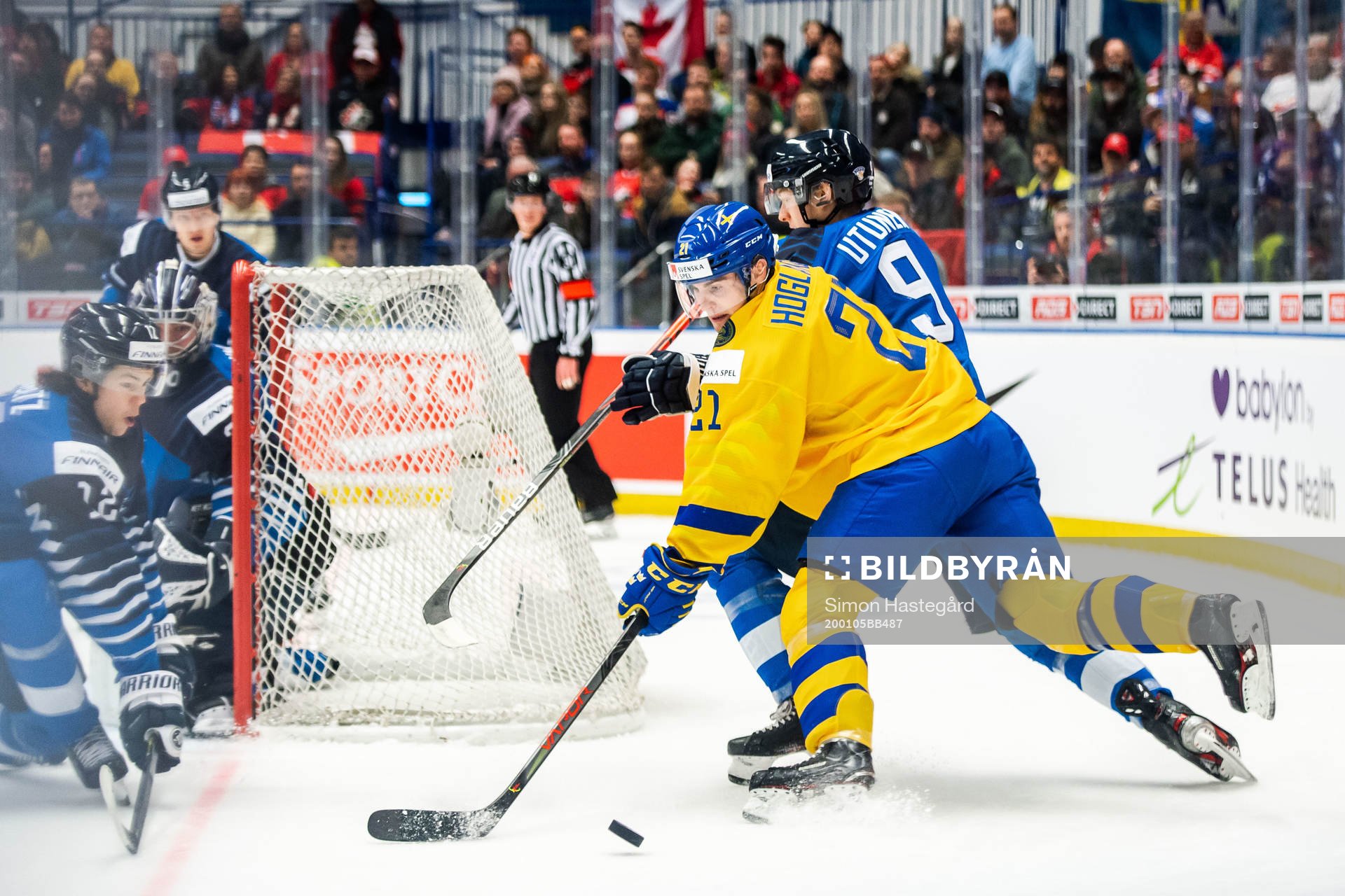 Nils Höglander of Sweden and Toni Utunen of Finland